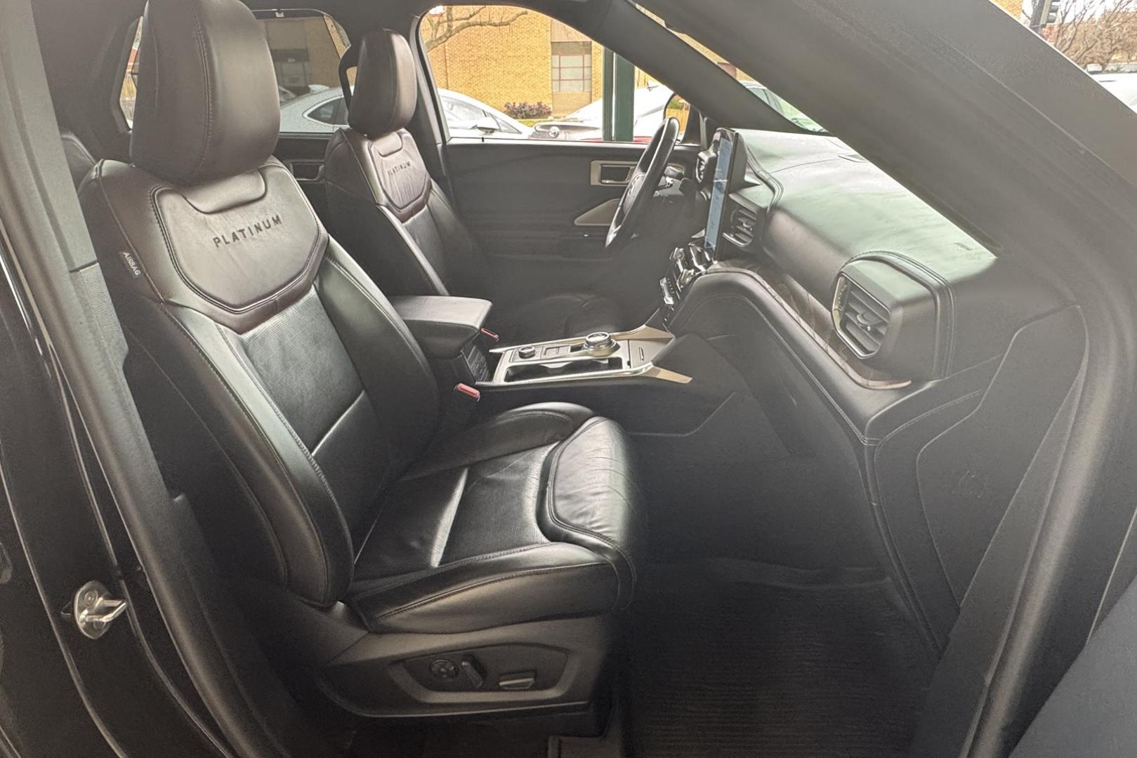 2021 Agate Black Metallic /Ebony Leather Ford Explorer Platinum (1FM5K8HC6MG) with an V6 3.0 Liter Twin Turbo engine, Automatic 10 Speed transmission, located at 2304 W. Main St., Boise, ID, 83702, (208) 342-7777, 43.622105, -116.218658 - New Tires! Loaded With Safety, Comfort And Luxury! - Photo#27