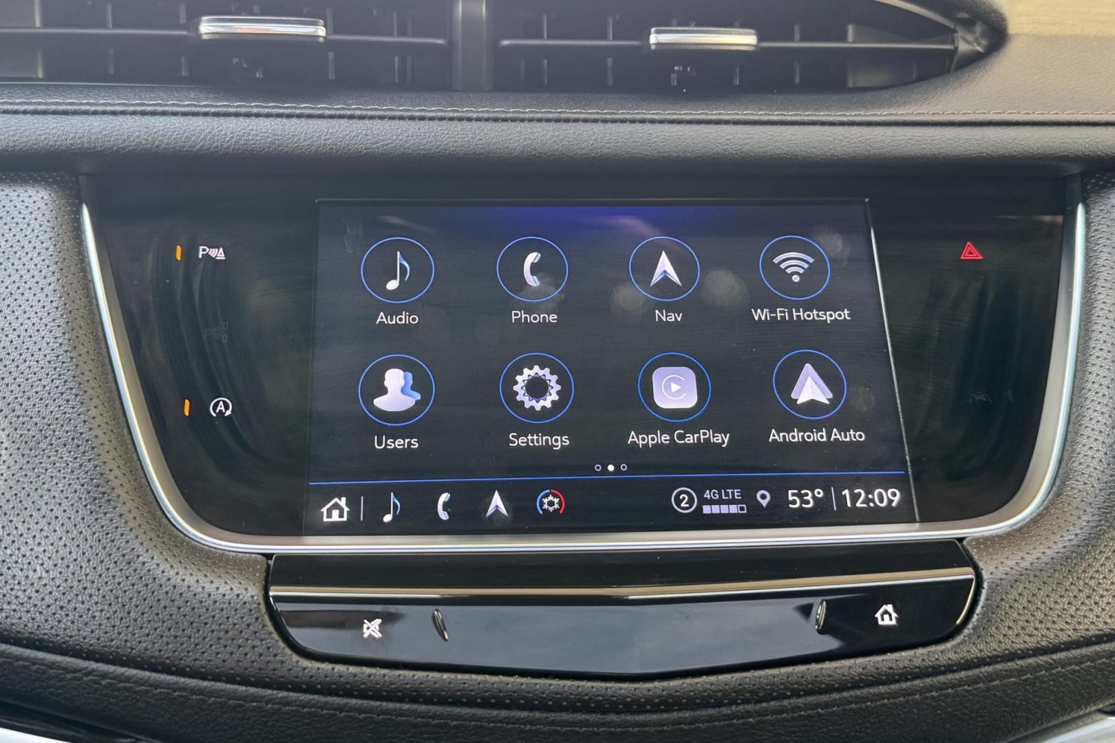 2023 Silver /Black Cadillac XT5 Premium Luxury (1GYKNDRSXPZ) with an V6 3.6 Liter engine, Automatic 9 Speed transmission, located at 2304 W. Main St., Boise, ID, 83702, (208) 342-7777, 43.622105, -116.218658 - Smooth Ride! Loaded With Style And Safety Features! - Photo#7