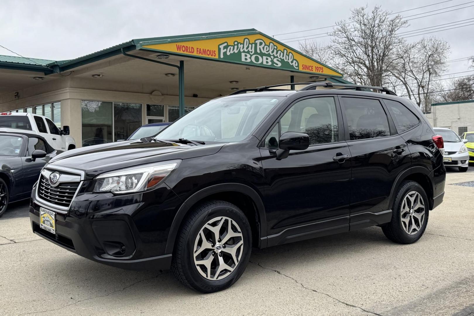 2019 Black /Black Subaru Forester Premium (JF2SKAGCXKH) with an H4 2.5 Liter engine, Automatic transmission, located at 2304 W. Main St., Boise, ID, 83702, (208) 342-7777, 43.622105, -116.218658 - New Tires! Dual Pane Sunroof! Heated Seats! Ready To Go! - Photo#0