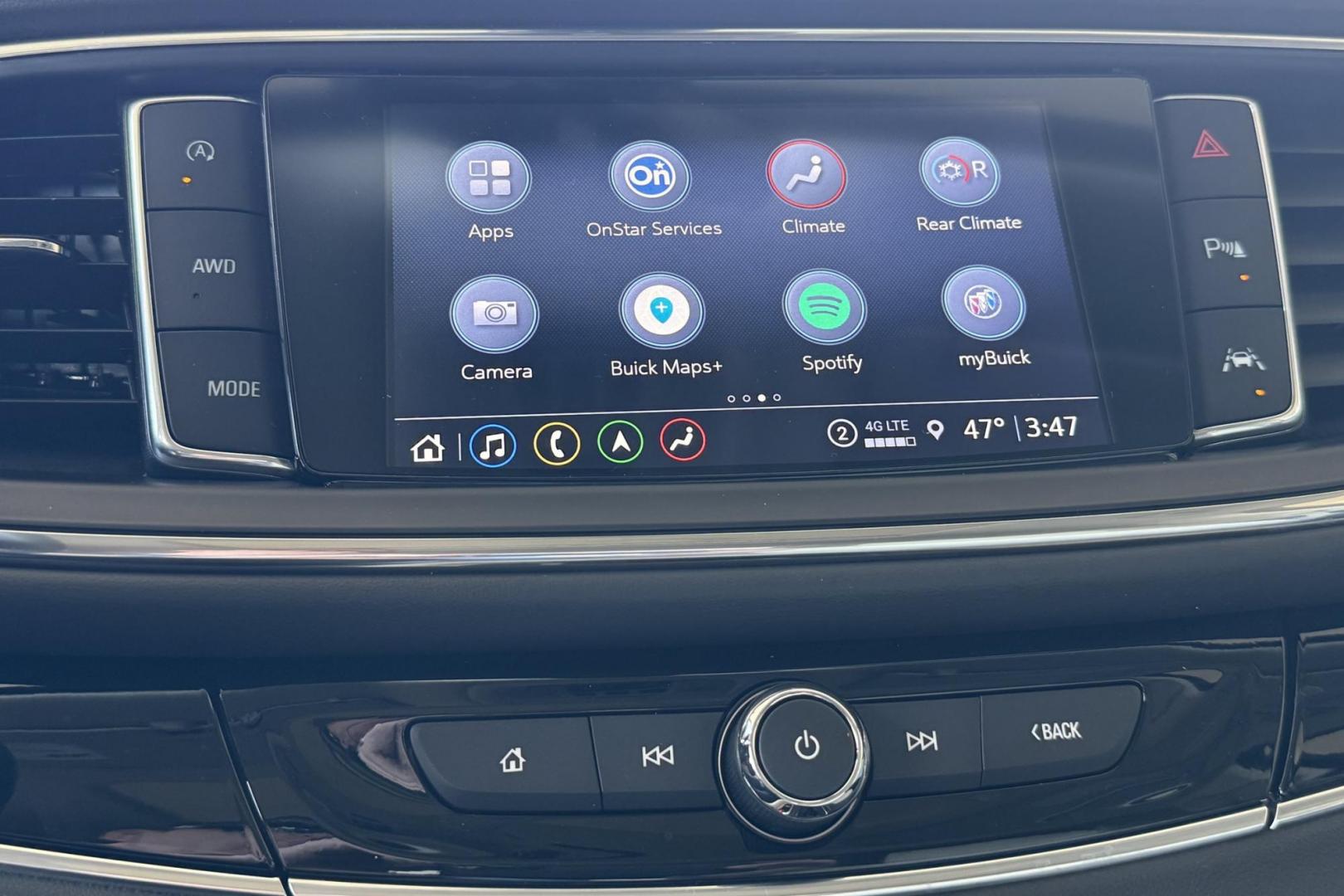 2022 White Frost Tintcoat /Chestnut/Ebony Buick Enclave Avenir (5GAEVCKW7NJ) with an V6 3.6 Liter engine, Automatic 9 Speed transmission, located at 2304 W. Main St., Boise, ID, 83702, (208) 342-7777, 43.622105, -116.218658 - Highly Optioned With Safety, Comfort And Power! - Photo#12