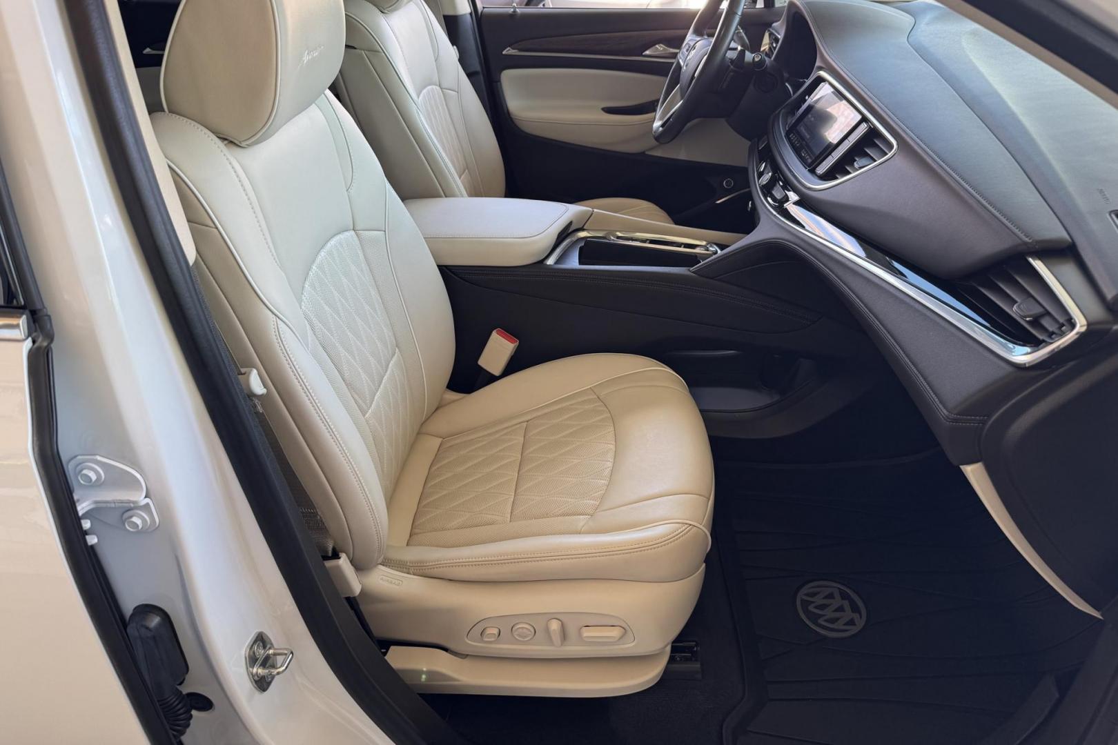 2022 White Frost Tintcoat /Chestnut/Ebony Buick Enclave Avenir (5GAEVCKW7NJ) with an V6 3.6 Liter engine, Automatic 9 Speed transmission, located at 2304 W. Main St., Boise, ID, 83702, (208) 342-7777, 43.622105, -116.218658 - Highly Optioned With Safety, Comfort And Power! - Photo#28