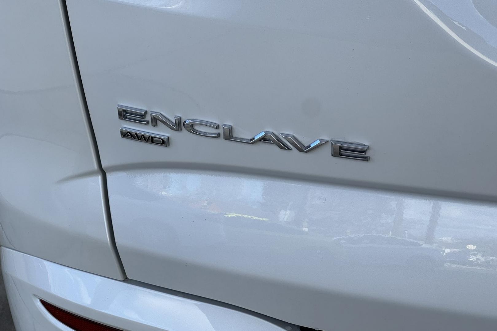 2022 White Frost Tintcoat /Chestnut/Ebony Buick Enclave Avenir (5GAEVCKW7NJ) with an V6 3.6 Liter engine, Automatic 9 Speed transmission, located at 2304 W. Main St., Boise, ID, 83702, (208) 342-7777, 43.622105, -116.218658 - Highly Optioned With Safety, Comfort And Power! - Photo#31
