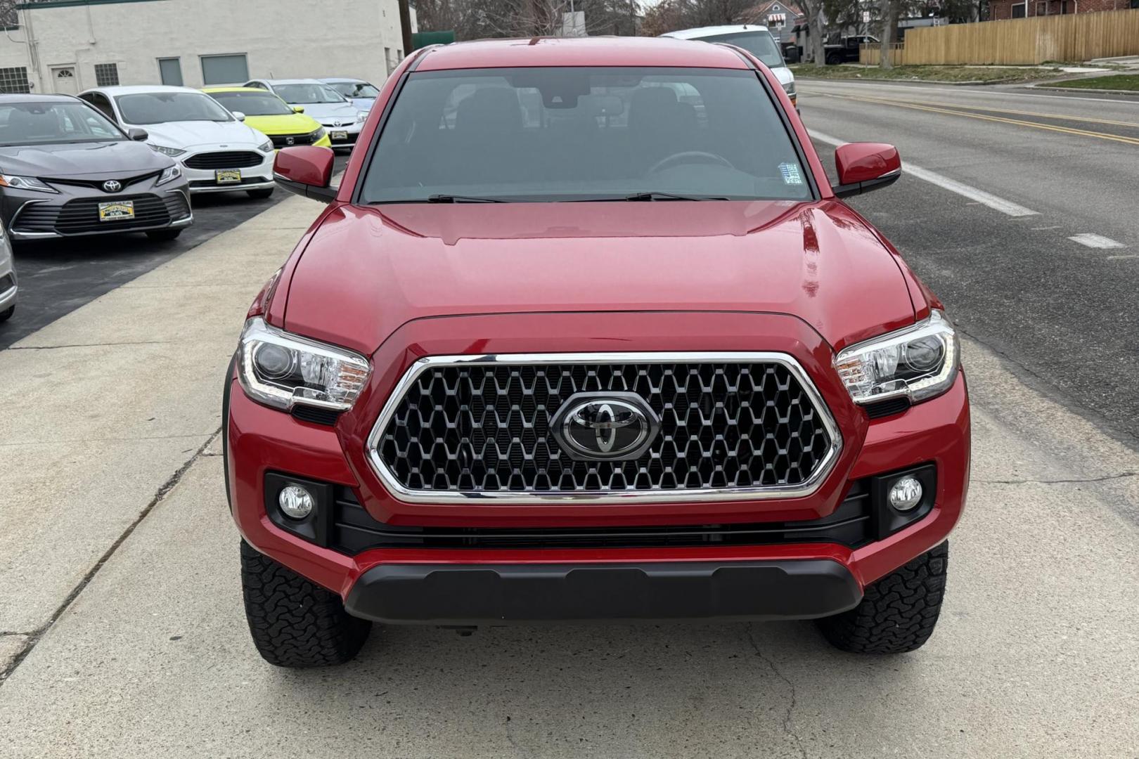2018 Barcelona Red Metallic /Gray Toyota Tacoma TRD Off Road (3TMCZ5AN8JM) with an V6 3.5 Liter engine, Automatic transmission, located at 2304 W. Main St., Boise, ID, 83702, (208) 342-7777, 43.622105, -116.218658 - Low Mileage, New Tires, Beautiful Tacoma! - Photo#4