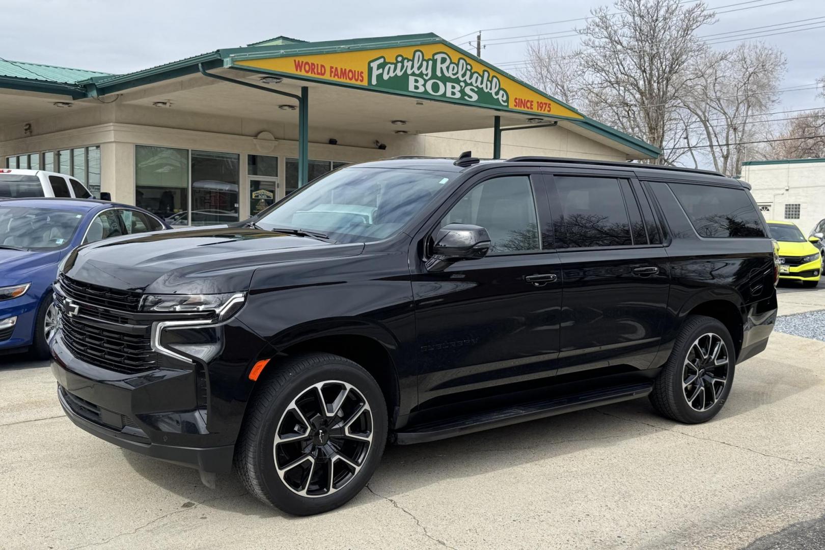 2024 Black /Black Chevrolet Suburban RST (1GNSKEKT8RR) with an 6 Cyl 3.0 Liter Turbo Diesel engine, Automatic 10 Speed transmission, located at 2304 W. Main St., Boise, ID, 83702, (208) 342-7777, 43.622105, -116.218658 - Photo#0