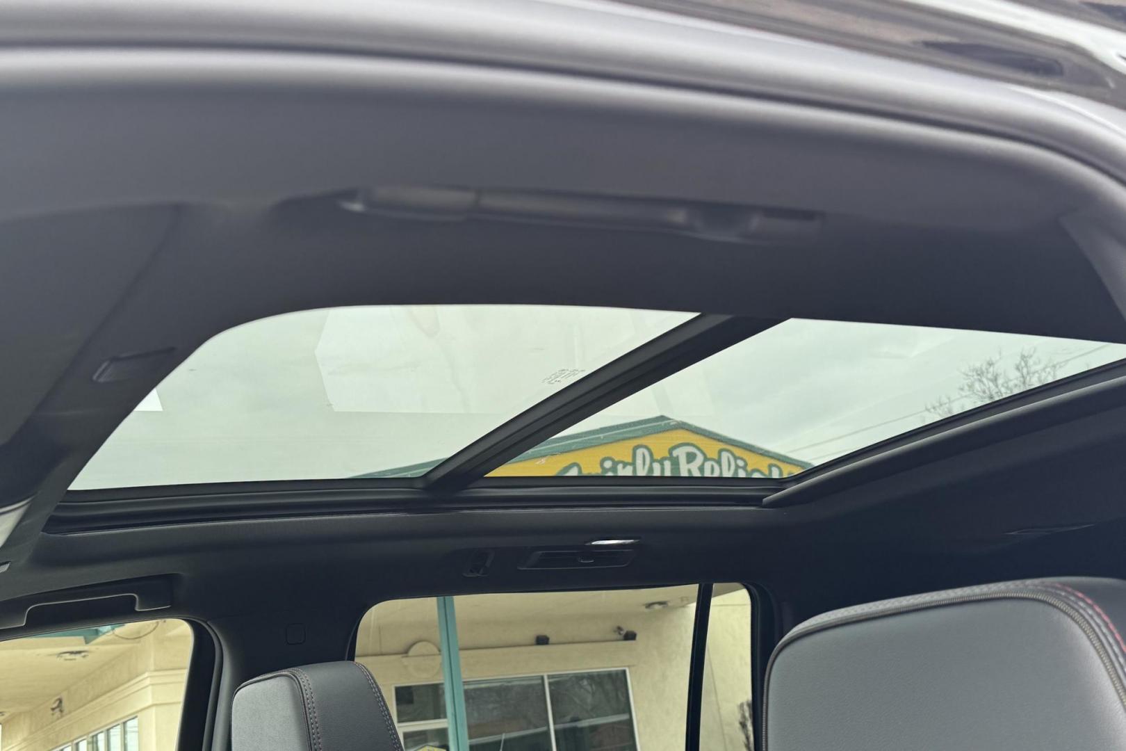 2024 Black /Black Chevrolet Suburban RST (1GNSKEKT8RR) with an 6 Cyl 3.0 Liter Turbo Diesel engine, Automatic 10 Speed transmission, located at 2304 W. Main St., Boise, ID, 83702, (208) 342-7777, 43.622105, -116.218658 - Photo#4