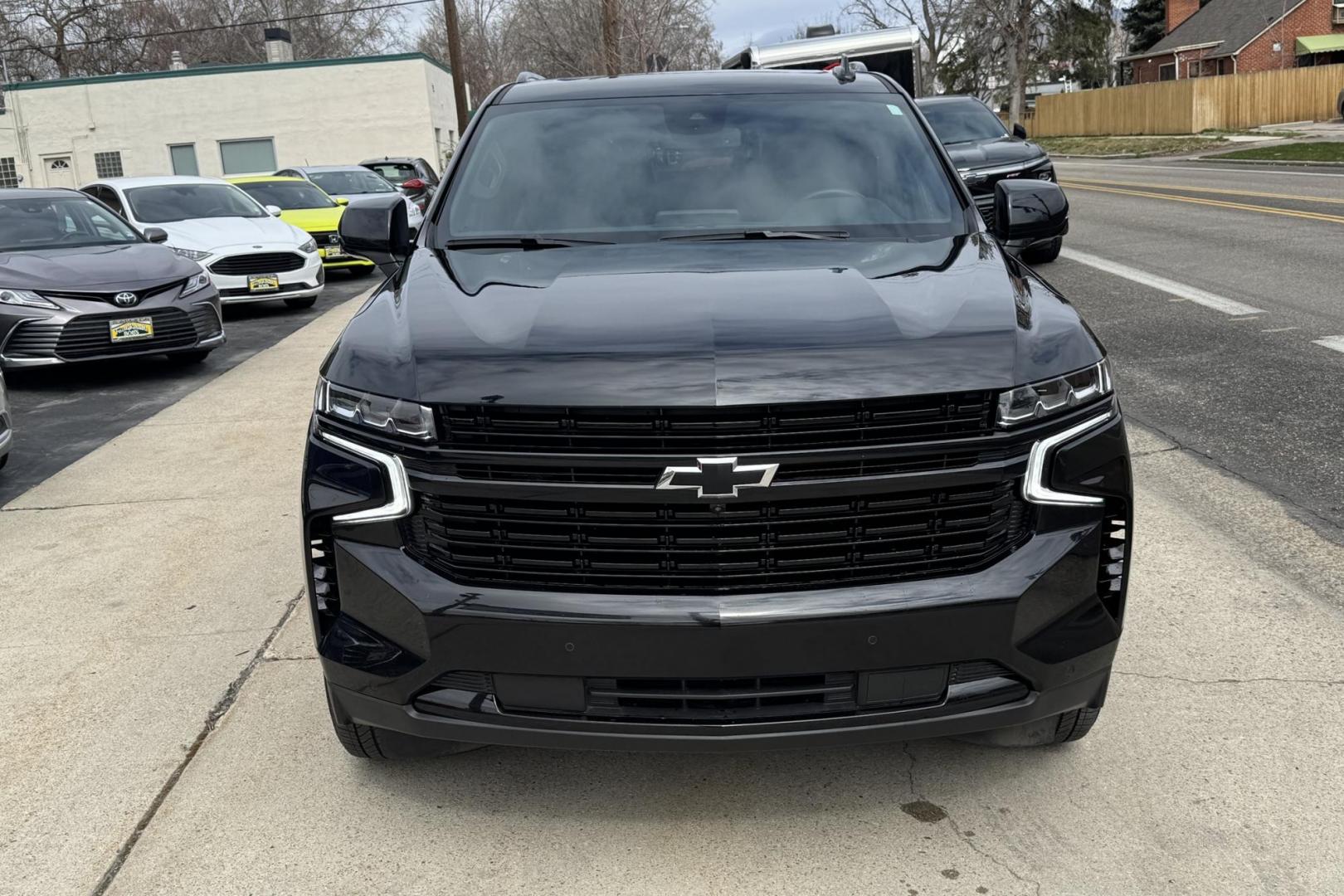 2024 Black /Black Chevrolet Suburban RST (1GNSKEKT8RR) with an 6 Cyl 3.0 Liter Turbo Diesel engine, Automatic 10 Speed transmission, located at 2304 W. Main St., Boise, ID, 83702, (208) 342-7777, 43.622105, -116.218658 - Photo#3