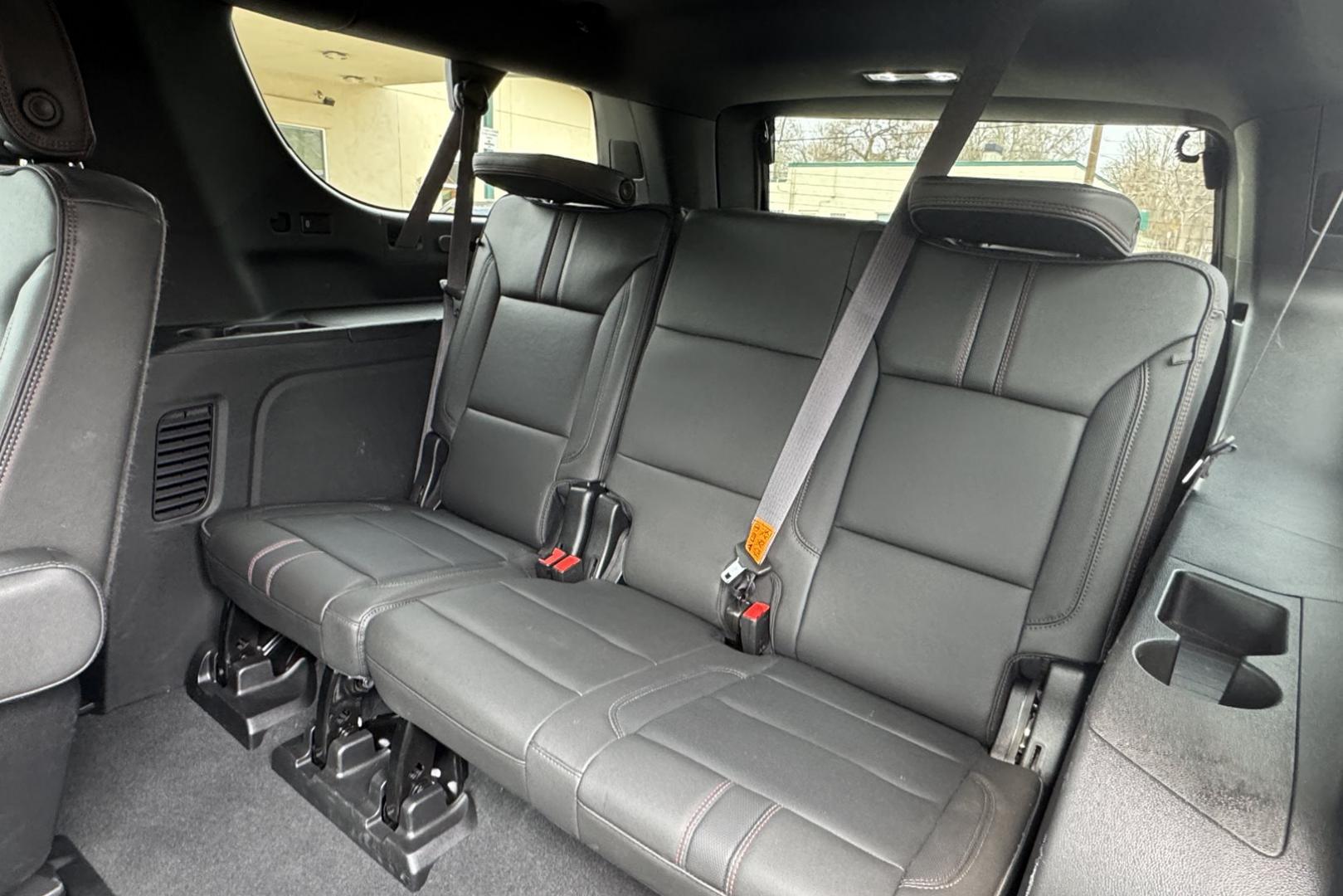 2024 Black /Black Chevrolet Suburban RST (1GNSKEKT8RR) with an 6 Cyl 3.0 Liter Turbo Diesel engine, Automatic 10 Speed transmission, located at 2304 W. Main St., Boise, ID, 83702, (208) 342-7777, 43.622105, -116.218658 - Photo#9