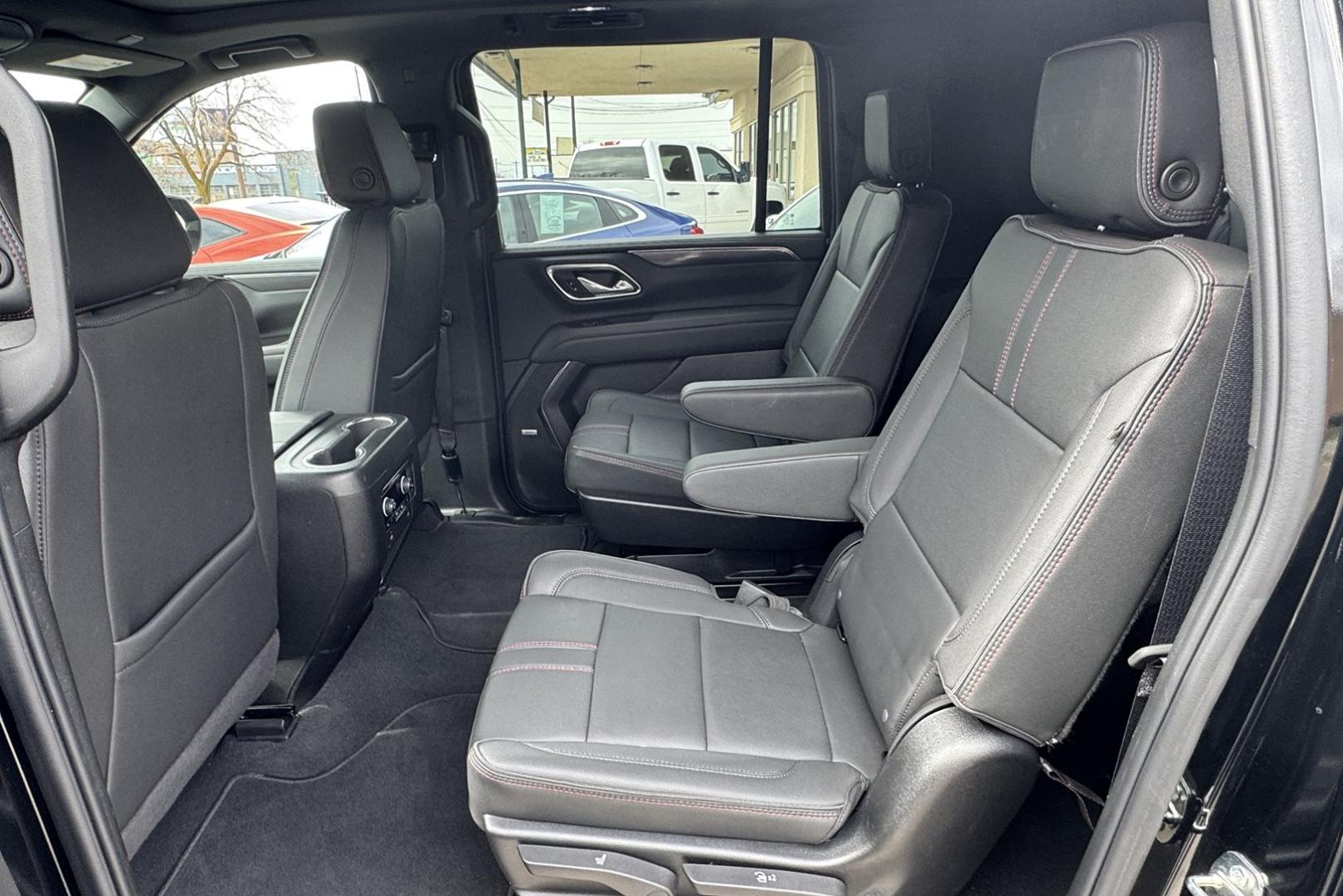 2024 Black /Black Chevrolet Suburban RST (1GNSKEKT8RR) with an 6 Cyl 3.0 Liter Turbo Diesel engine, Automatic 10 Speed transmission, located at 2304 W. Main St., Boise, ID, 83702, (208) 342-7777, 43.622105, -116.218658 - Photo#10