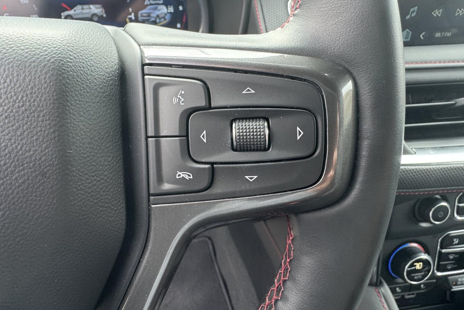 2024 Black /Black Chevrolet Suburban RST (1GNSKEKT8RR) with an 6 Cyl 3.0 Liter Turbo Diesel engine, Automatic 10 Speed transmission, located at 2304 W. Main St., Boise, ID, 83702, (208) 342-7777, 43.622105, -116.218658 - Photo#16