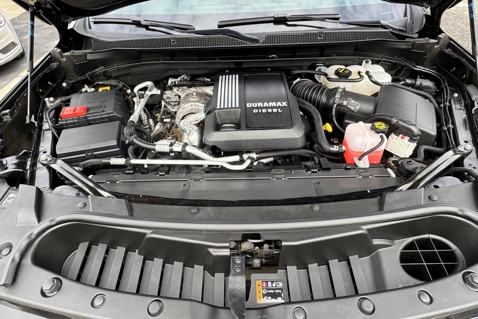 2024 Black /Black Chevrolet Suburban RST (1GNSKEKT8RR) with an 6 Cyl 3.0 Liter Turbo Diesel engine, Automatic 10 Speed transmission, located at 2304 W. Main St., Boise, ID, 83702, (208) 342-7777, 43.622105, -116.218658 - Photo#20