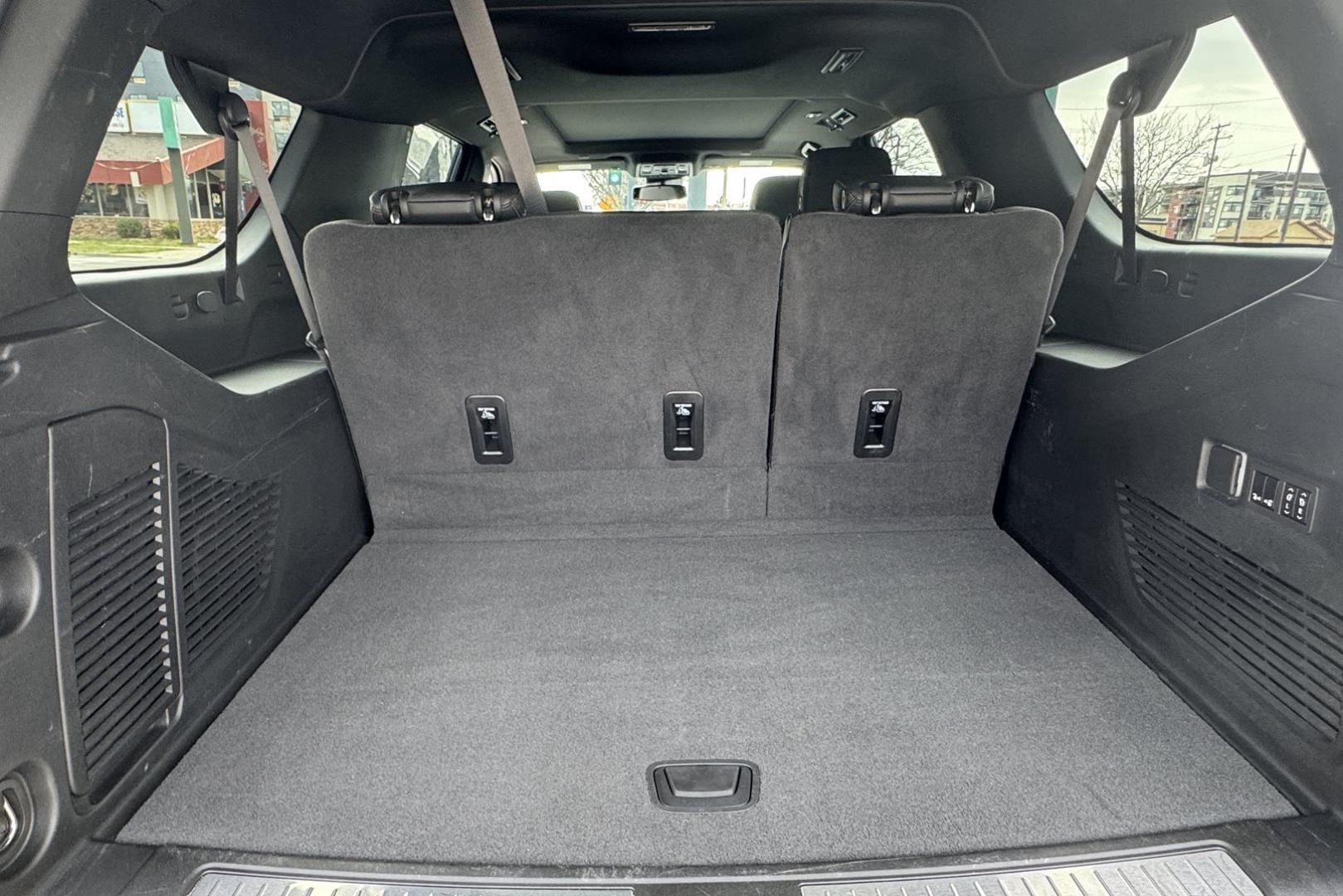 2024 Black /Black Chevrolet Suburban RST (1GNSKEKT8RR) with an 6 Cyl 3.0 Liter Turbo Diesel engine, Automatic 10 Speed transmission, located at 2304 W. Main St., Boise, ID, 83702, (208) 342-7777, 43.622105, -116.218658 - Photo#23