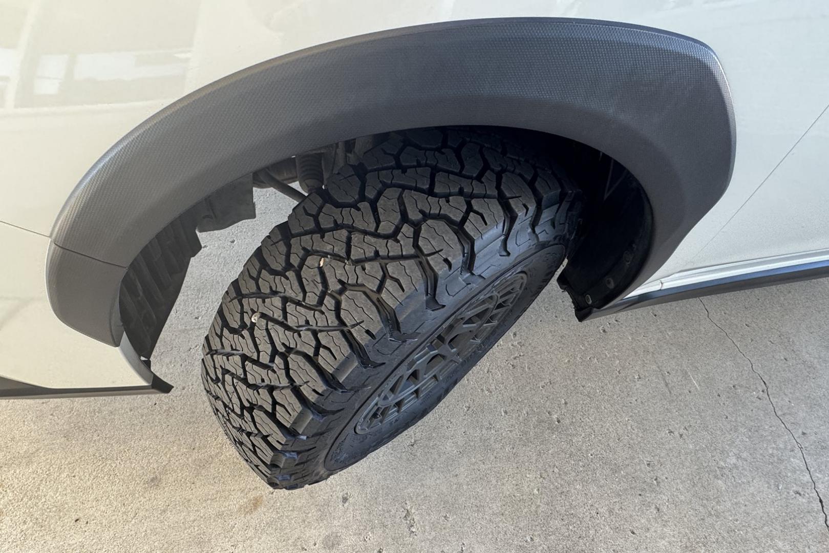 2018 White /Gray Subaru Crosstrek Premium (JF2GTABCXJG) with an H4 2.0 Liter engine, 6 Speed Manual transmission, located at 2304 W. Main St., Boise, ID, 83702, (208) 342-7777, 43.622105, -116.218658 - Hard To Find Manual Crosstrek! Ready To Go! - Photo#13
