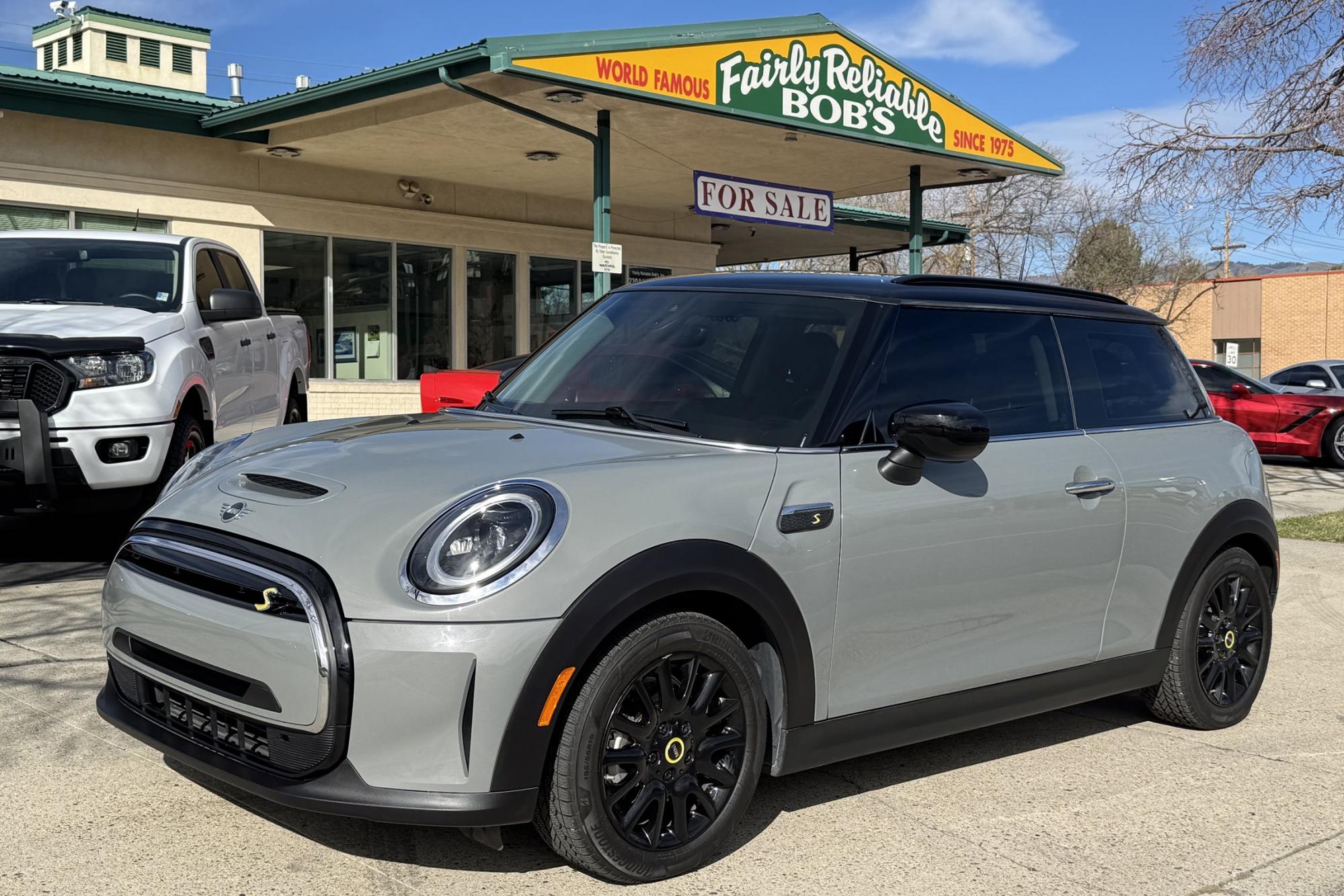 photo of 2022 MINI Cooper SE EV