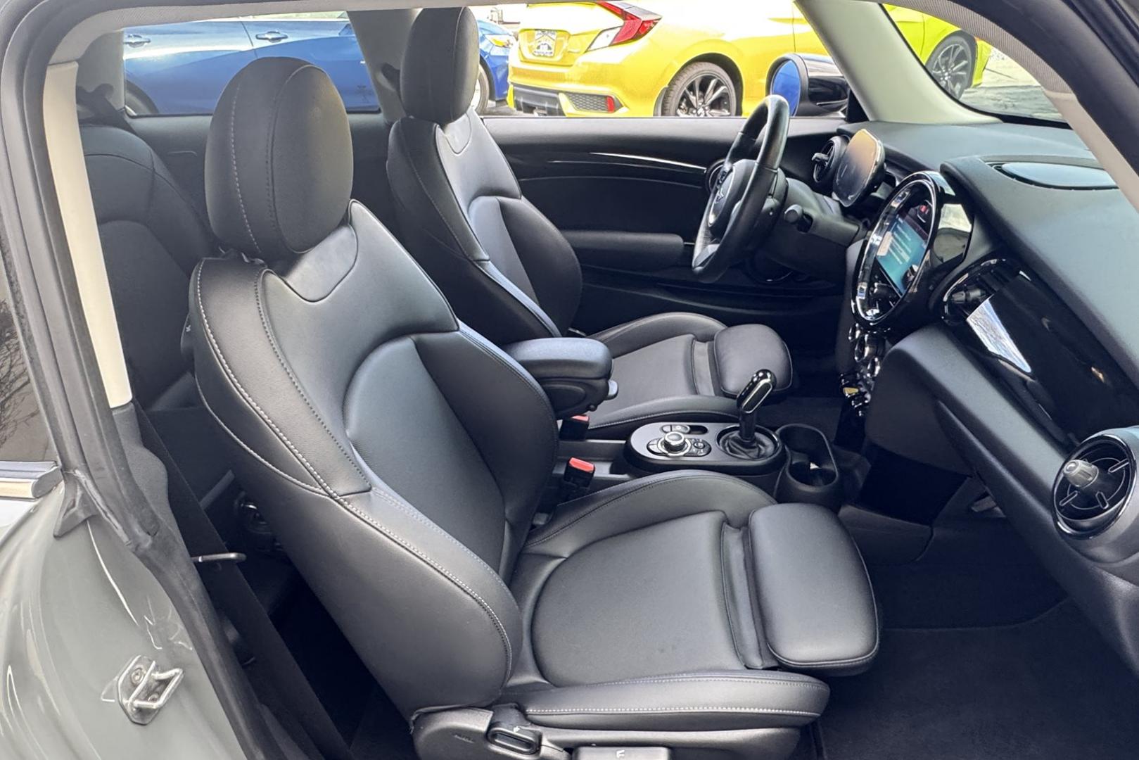 2022 Moonwalk Grey /Black MINI Cooper SE EV (WMW13DJ02N2) with an 32.6 kWh engine, Automatic transmission, located at 2304 W. Main St., Boise, ID, 83702, (208) 342-7777, 43.622105, -116.218658 - All Electric! A Blast To Drive! - Photo#14