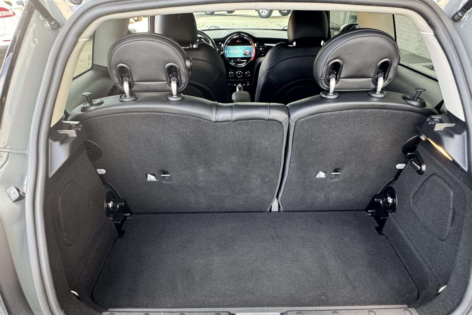 2022 Moonwalk Grey /Black MINI Cooper SE EV (WMW13DJ02N2) with an 32.6 kWh engine, Automatic transmission, located at 2304 W. Main St., Boise, ID, 83702, (208) 342-7777, 43.622105, -116.218658 - All Electric! A Blast To Drive! - Photo#18