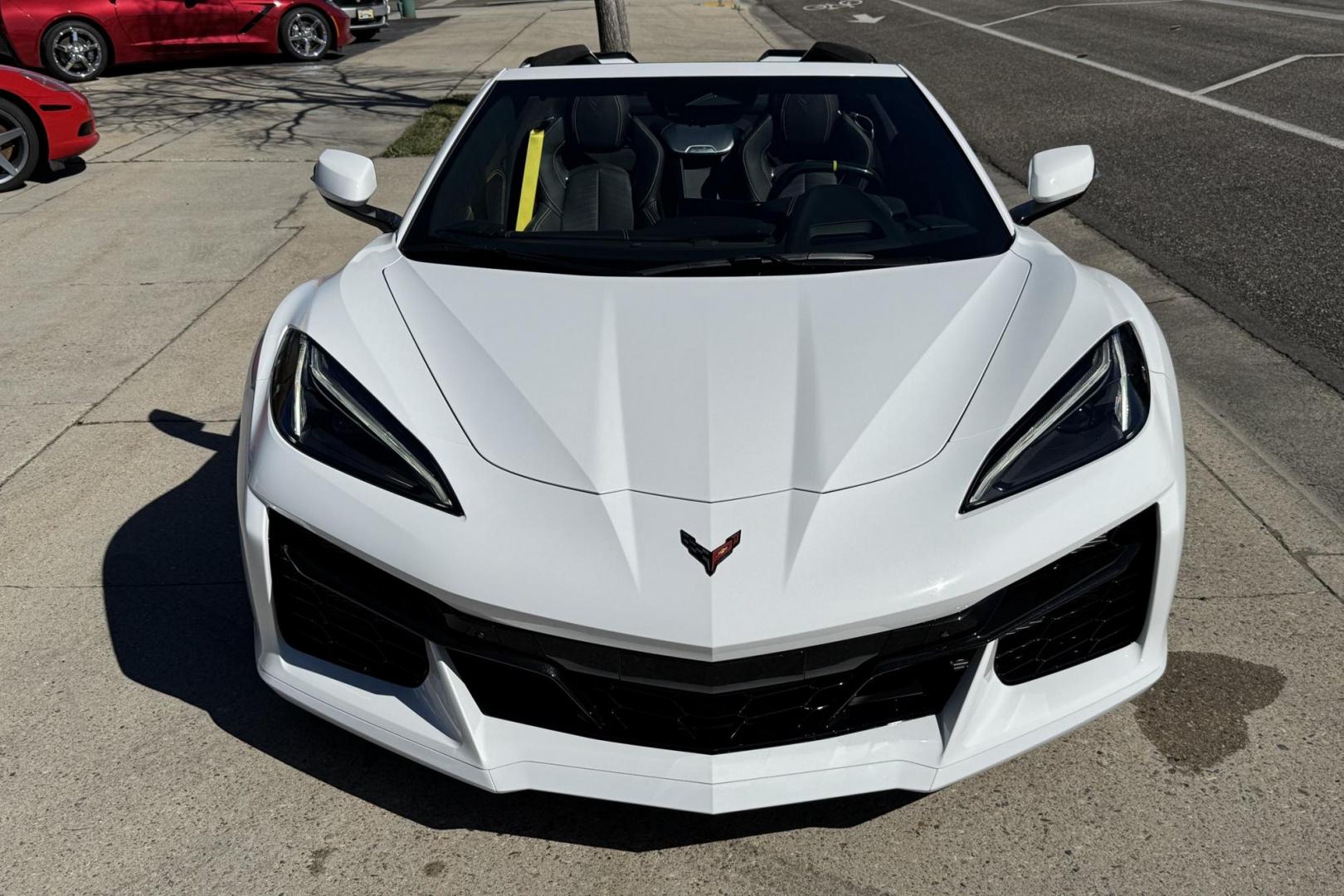 2024 Arctic White /Jet Black Chevrolet Corvette Stingray Convertible 3LZ (1G1YF3D34R5) with an V8 5.5 Liter engine, Automatic 8 Speed transmission, located at 2304 W. Main St., Boise, ID, 83702, (208) 342-7777, 43.622105, -116.218658 - Stunning Z/06 3LZ Corvette Stingray Convertible! - Photo#3