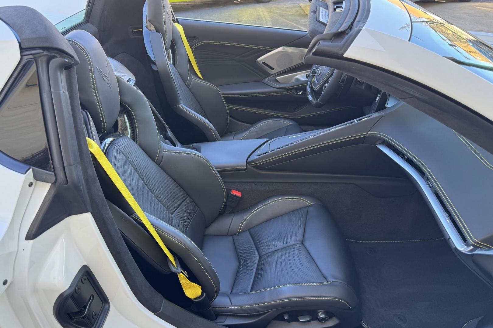 2024 Arctic White /Jet Black Chevrolet Corvette Stingray Convertible 3LZ (1G1YF3D34R5) with an V8 5.5 Liter engine, Automatic 8 Speed transmission, located at 2304 W. Main St., Boise, ID, 83702, (208) 342-7777, 43.622105, -116.218658 - Stunning Z/06 3LZ Corvette Stingray Convertible! - Photo#14