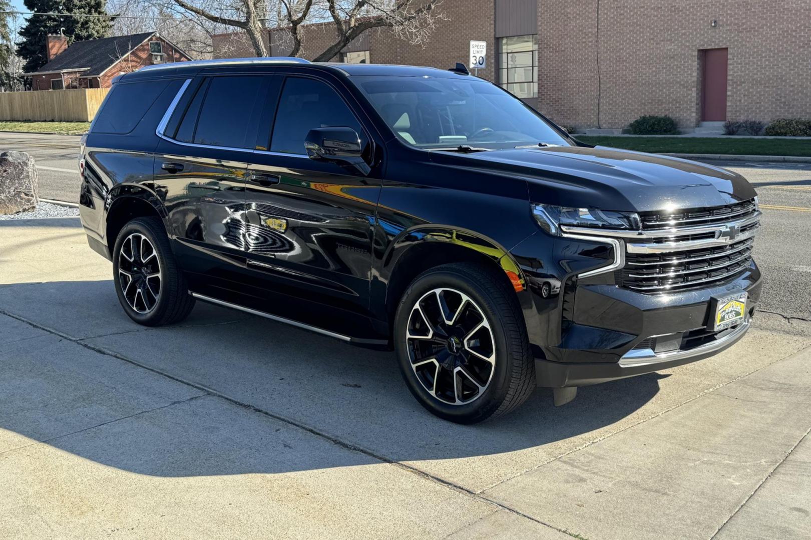 2022 Black /Jet Black Chevrolet Tahoe LT (1GNSKNKT6NR) with an 6 Cyl 3.0 Liter Turbo Diesel engine, Automatic 10 Speed transmission, located at 2304 W. Main St., Boise, ID, 83702, (208) 342-7777, 43.622105, -116.218658 - One Owner Idaho Tahoe! - Photo#2