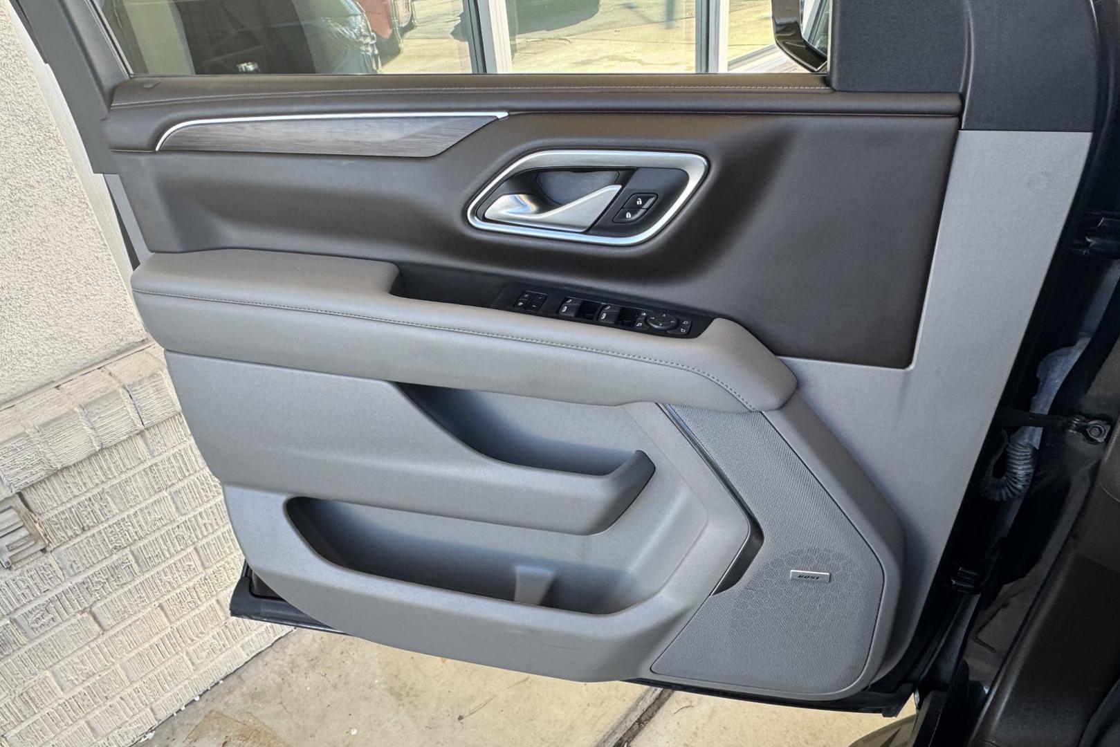 2022 Black /Jet Black Chevrolet Tahoe LT (1GNSKNKT6NR) with an 6 Cyl 3.0 Liter Turbo Diesel engine, Automatic 10 Speed transmission, located at 2304 W. Main St., Boise, ID, 83702, (208) 342-7777, 43.622105, -116.218658 - One Owner Idaho Tahoe! - Photo#6