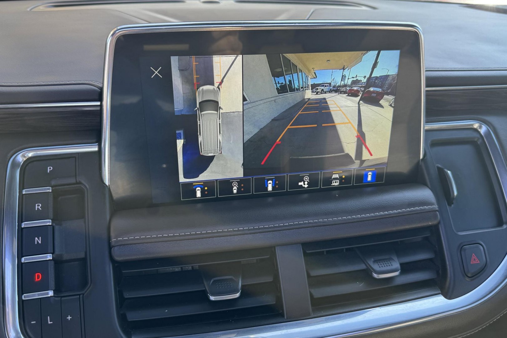 2022 Black /Jet Black Chevrolet Tahoe LT (1GNSKNKT6NR) with an 6 Cyl 3.0 Liter Turbo Diesel engine, Automatic 10 Speed transmission, located at 2304 W. Main St., Boise, ID, 83702, (208) 342-7777, 43.622105, -116.218658 - One Owner Idaho Tahoe! - Photo#27