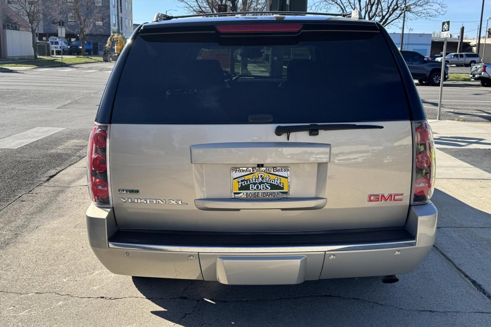 2009 Silver Birch Metallic /Black GMC Yukon XL Denali (1GKFK06269R) with an V8 6.2 Liter engine, Automatic 6 Speed transmission, located at 2304 W. Main St., Boise, ID, 83702, (208) 342-7777, 43.622105, -116.218658 - Clean And Ready For The Family! - Photo#1
