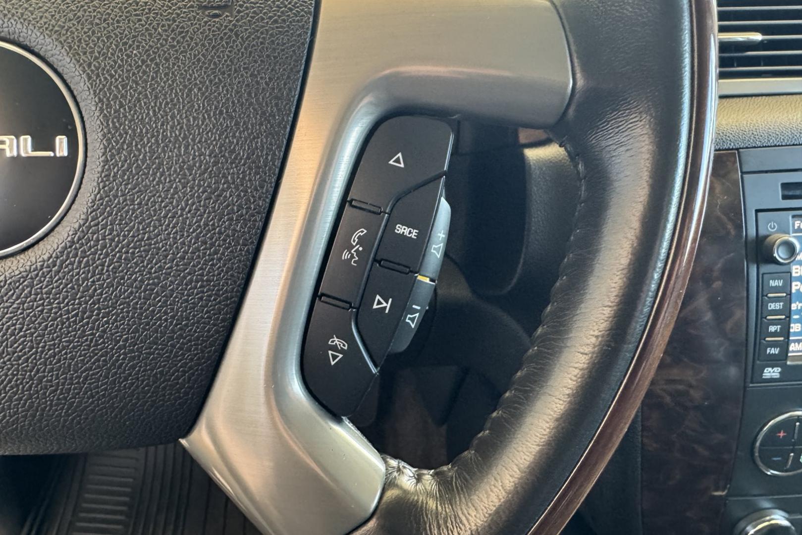 2009 Silver Birch Metallic /Black GMC Yukon XL Denali (1GKFK06269R) with an V8 6.2 Liter engine, Automatic 6 Speed transmission, located at 2304 W. Main St., Boise, ID, 83702, (208) 342-7777, 43.622105, -116.218658 - Clean And Ready For The Family! - Photo#11