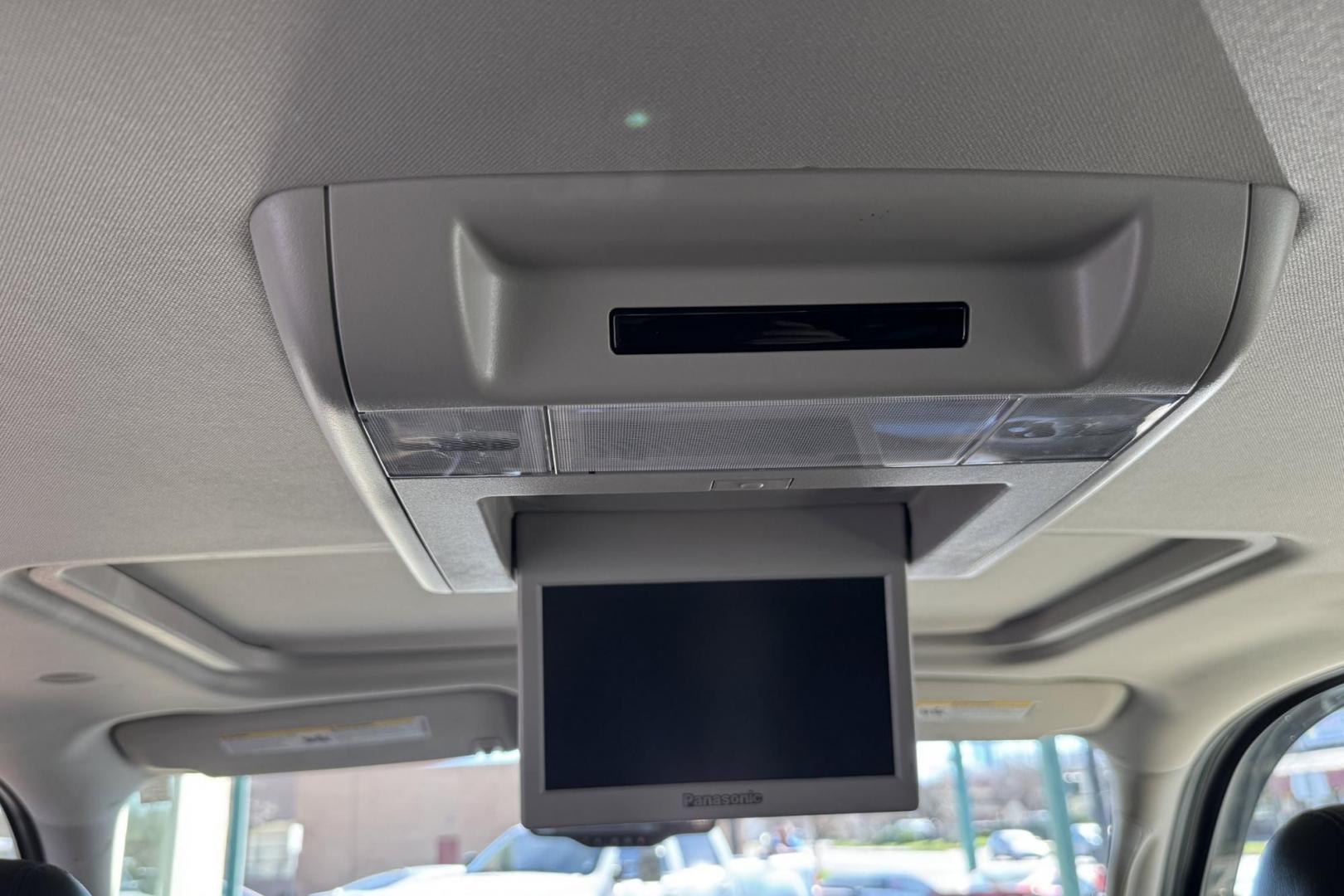 2009 Silver Birch Metallic /Black GMC Yukon XL Denali (1GKFK06269R) with an V8 6.2 Liter engine, Automatic 6 Speed transmission, located at 2304 W. Main St., Boise, ID, 83702, (208) 342-7777, 43.622105, -116.218658 - Clean And Ready For The Family! - Photo#10