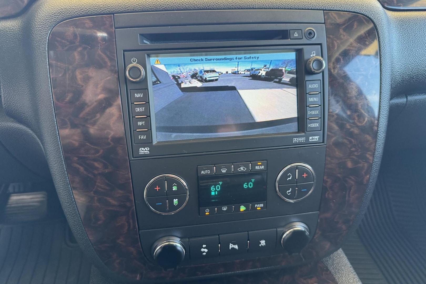 2009 Silver Birch Metallic /Black GMC Yukon XL Denali (1GKFK06269R) with an V8 6.2 Liter engine, Automatic 6 Speed transmission, located at 2304 W. Main St., Boise, ID, 83702, (208) 342-7777, 43.622105, -116.218658 - Clean And Ready For The Family! - Photo#13