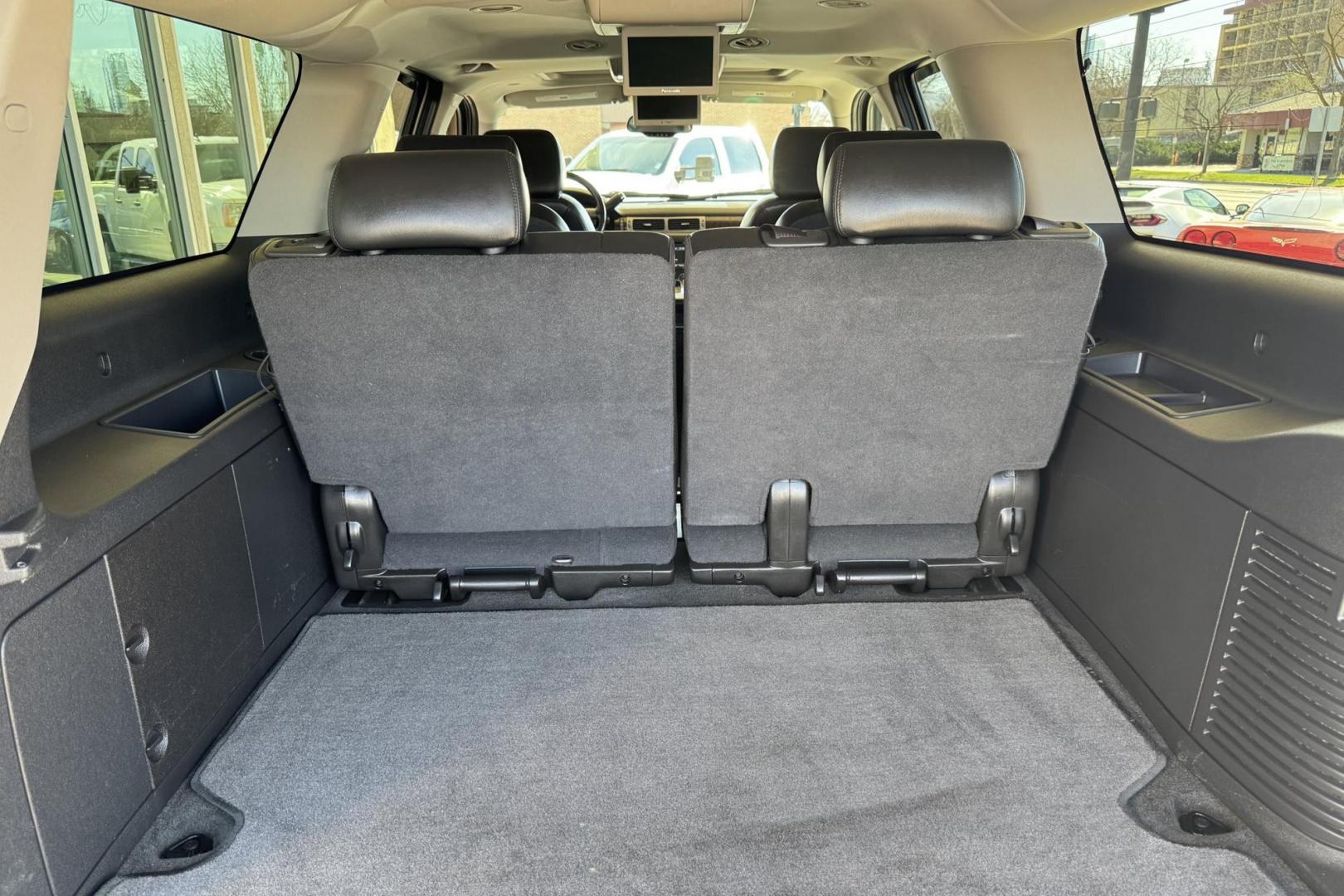 2009 Silver Birch Metallic /Black GMC Yukon XL Denali (1GKFK06269R) with an V8 6.2 Liter engine, Automatic 6 Speed transmission, located at 2304 W. Main St., Boise, ID, 83702, (208) 342-7777, 43.622105, -116.218658 - Clean And Ready For The Family! - Photo#21