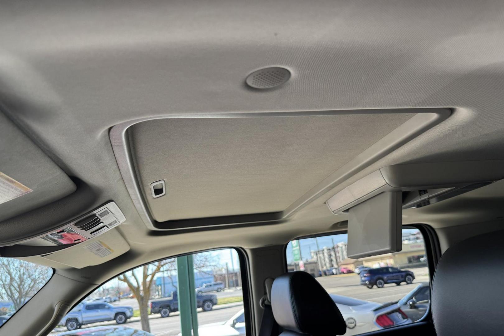 2009 Silver Birch Metallic /Black GMC Yukon XL Denali (1GKFK06269R) with an V8 6.2 Liter engine, Automatic 6 Speed transmission, located at 2304 W. Main St., Boise, ID, 83702, (208) 342-7777, 43.622105, -116.218658 - Clean And Ready For The Family! - Photo#24