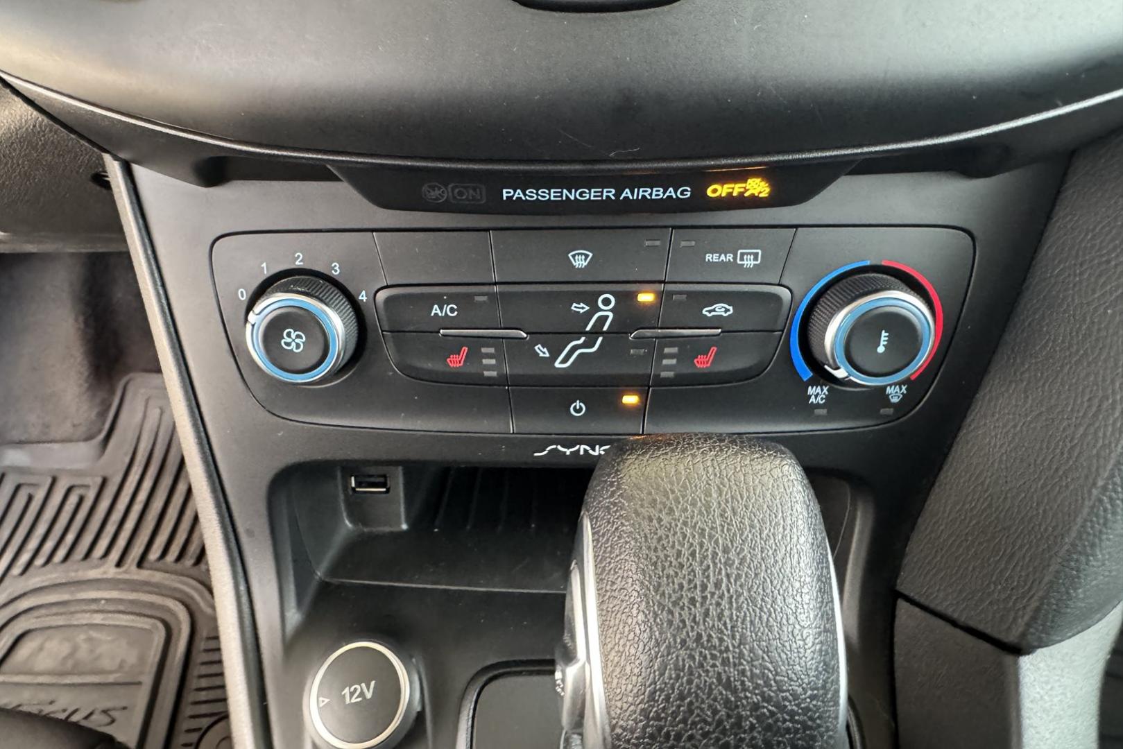 2017 Oxford White /Black Ford Focus SE (1FADP3F25HL) with an 4 Cyl 2.0 Liter engine, Automatic 6 Speed transmission, located at 2304 W. Main St., Boise, ID, 83702, (208) 342-7777, 43.622105, -116.218658 - Photo#10
