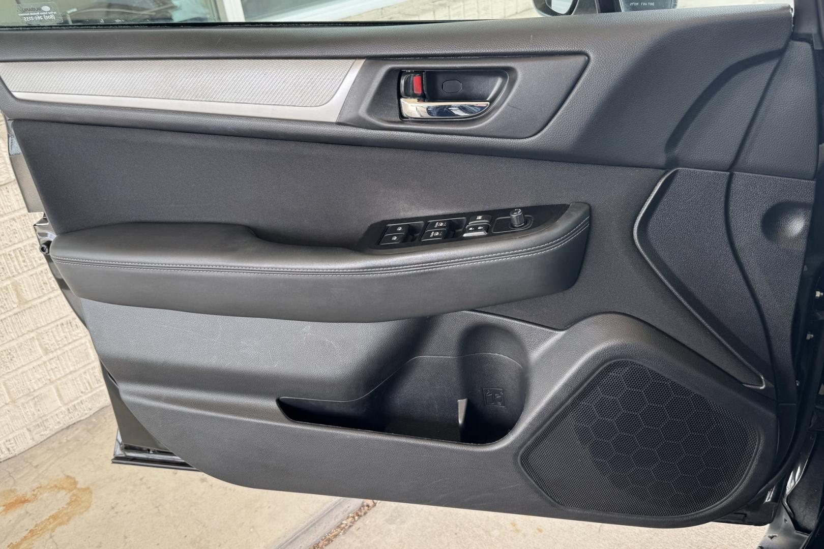 2019 Black /Black Subaru Outback Premium (4S4BSAFC8K3) with an H4 2.5 Liter engine, Automatic transmission, located at 2304 W. Main St., Boise, ID, 83702, (208) 342-7777, 43.622105, -116.218658 - Updated Alpine Head Unit! Apple Car Play/Android Auto, Back Up Camera, Heated Seats Too! - Photo#4