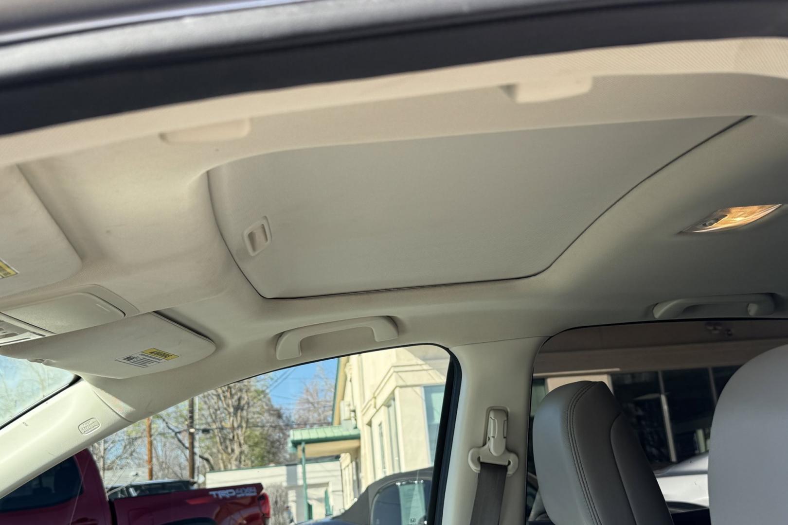 2016 Silver /Gray Honda CR-V EX-L (2HKRM4H76GH) with an 4 Cyl 2.4 Liter engine, Automatic transmission, located at 2304 W. Main St., Boise, ID, 83702, (208) 342-7777, 43.622105, -116.218658 - Extremely Clean CR-V EX-L With New Tires Too! - Photo#4