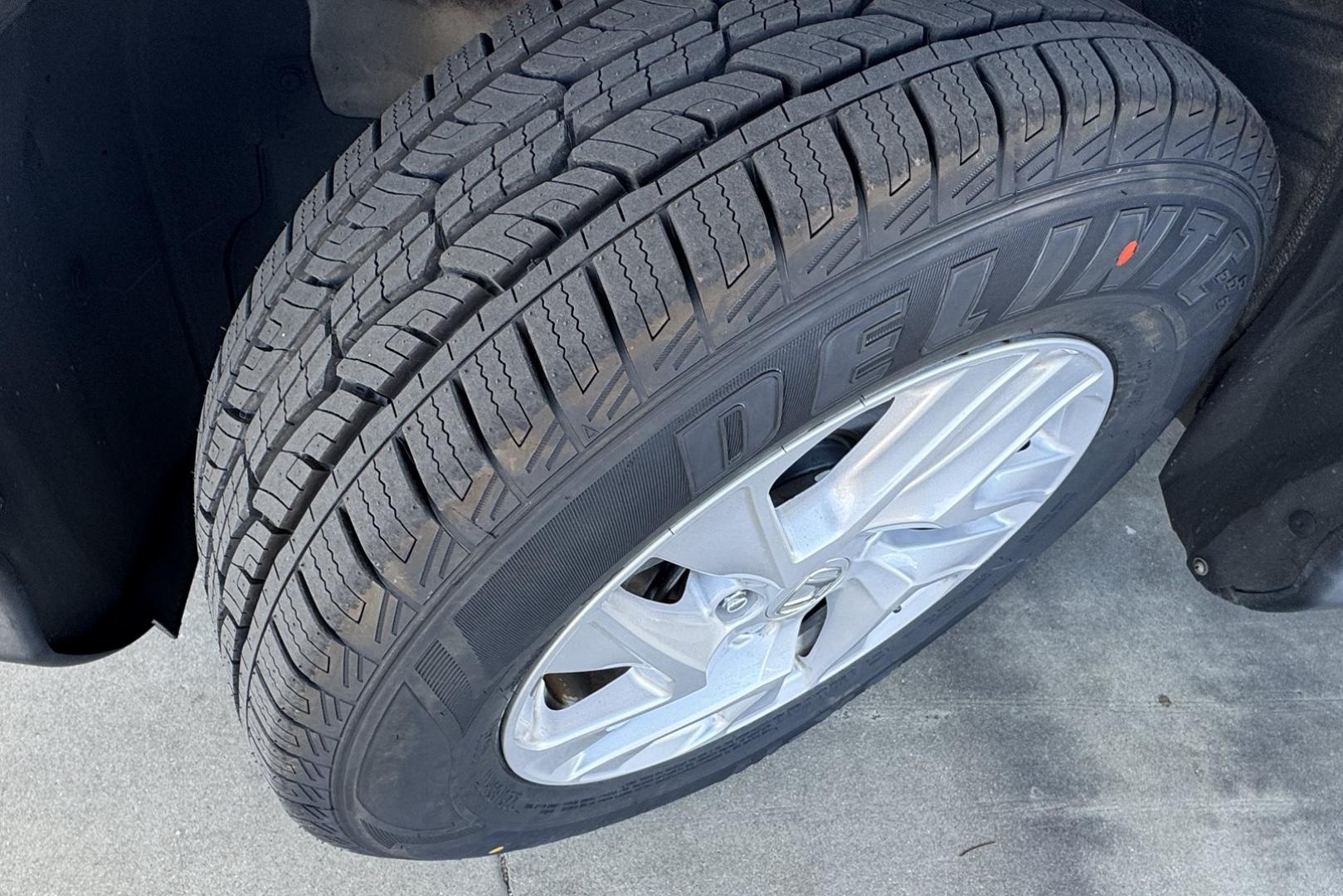 2016 Silver /Gray Honda CR-V EX-L (2HKRM4H76GH) with an 4 Cyl 2.4 Liter engine, Automatic transmission, located at 2304 W. Main St., Boise, ID, 83702, (208) 342-7777, 43.622105, -116.218658 - Extremely Clean CR-V EX-L With New Tires Too! - Photo#14