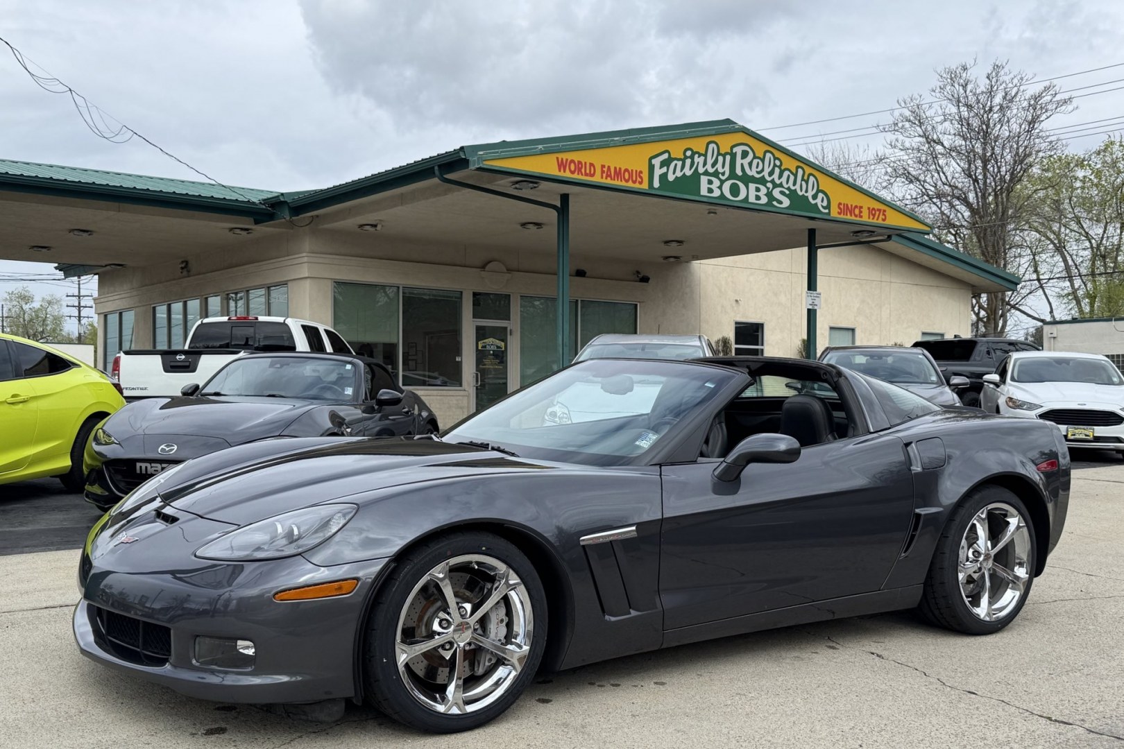 2011 Cyber Gray Metallic /Black Chevrolet Corvette 3LT (1G1YW2DW0B5) with an V8 6.2 Liter engine, Automatic 6 Speed transmission, located at 2304 W. Main St., Boise, ID, 83702, (208) 342-7777, 43.622105, -116.218658 - Stunning 3LT G/S With New Tires And Low Miles! - Photo#0