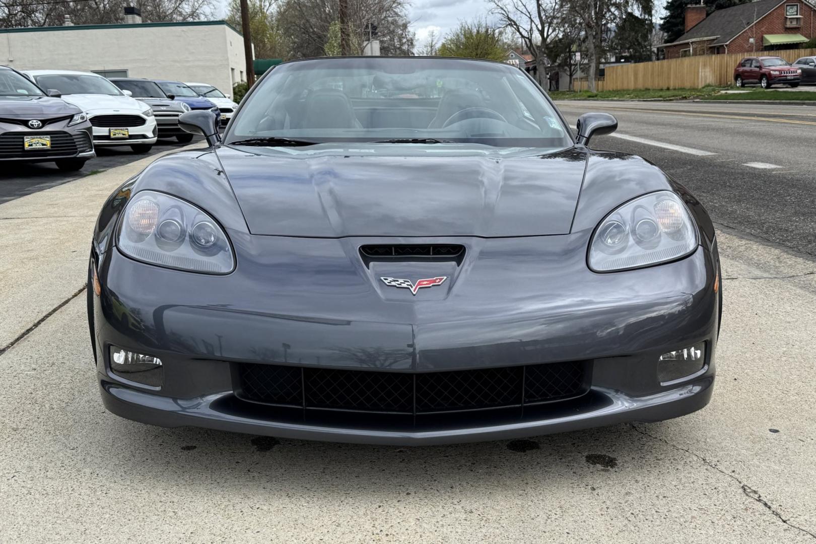 2011 Cyber Gray Metallic /Black Chevrolet Corvette 3LT (1G1YW2DW0B5) with an V8 6.2 Liter engine, Automatic 6 Speed transmission, located at 2304 W. Main St., Boise, ID, 83702, (208) 342-7777, 43.622105, -116.218658 - Stunning 3LT G/S With New Tires And Low Miles! - Photo#4
