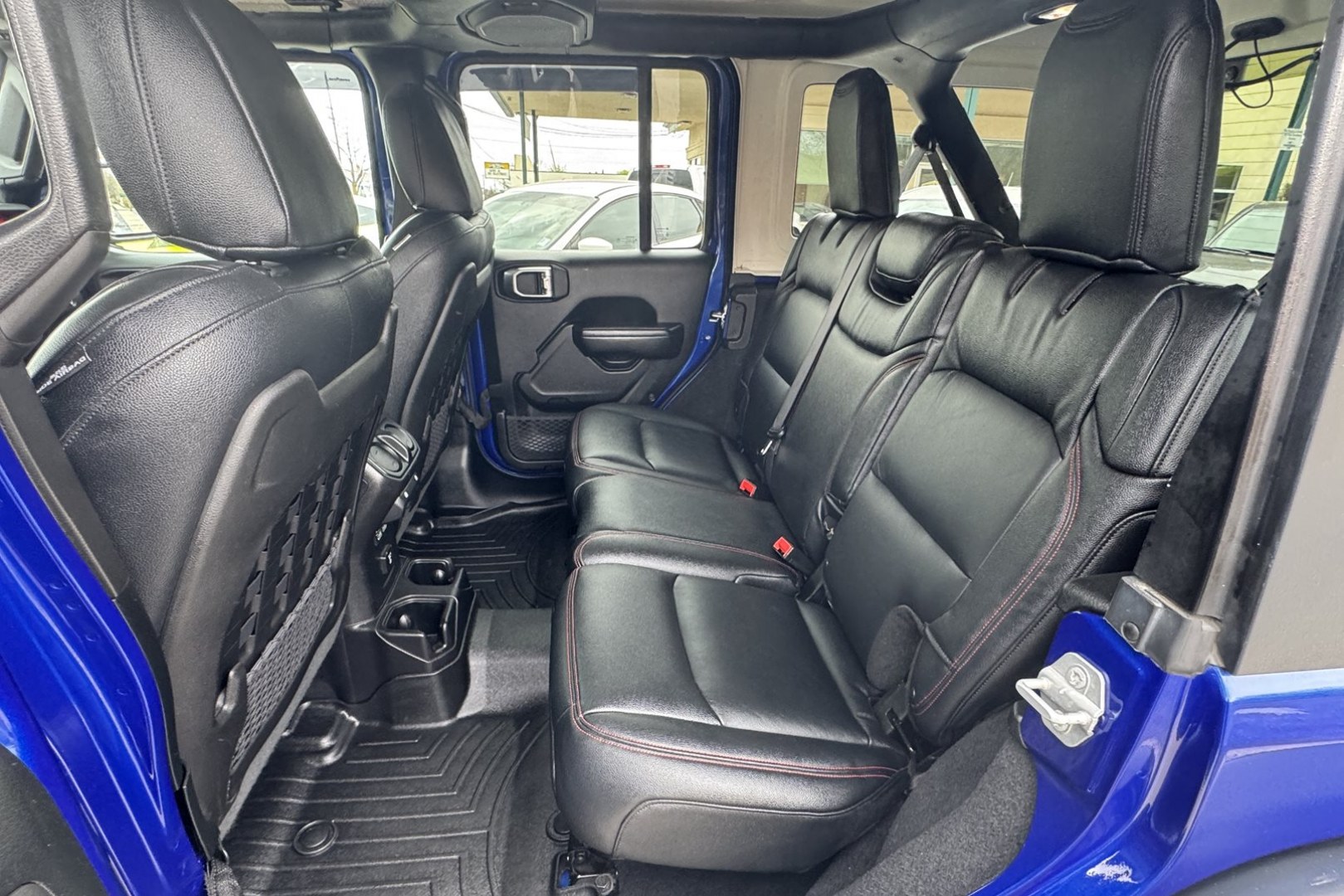2018 Hydro Blue Pearl /Black Jeep Wrangler Unlimited Rubicon (1C4HJXFGXJW) with an V6 3.6 Liter engine, Automatic 8 Speed transmission, located at 2304 W. Main St., Boise, ID, 83702, (208) 342-7777, 43.622105, -116.218658 - Stunning And Capable Wrangler Rubicon! - Photo#8