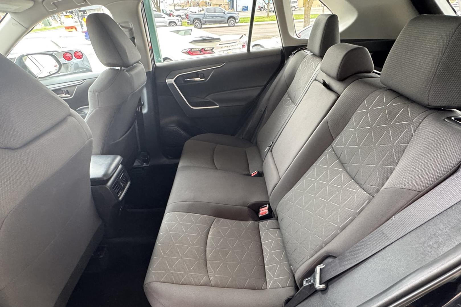 2022 Blue /Black Toyota RAV4 XLE (2T3P1RFV7NW) with an 4 Cyl 2.5 Liter engine, Automatic 8 Speed transmission, located at 2304 W. Main St., Boise, ID, 83702, (208) 342-7777, 43.622105, -116.218658 - All Wheel Drive RAV4! New Tires! Ready To Go! - Photo#11