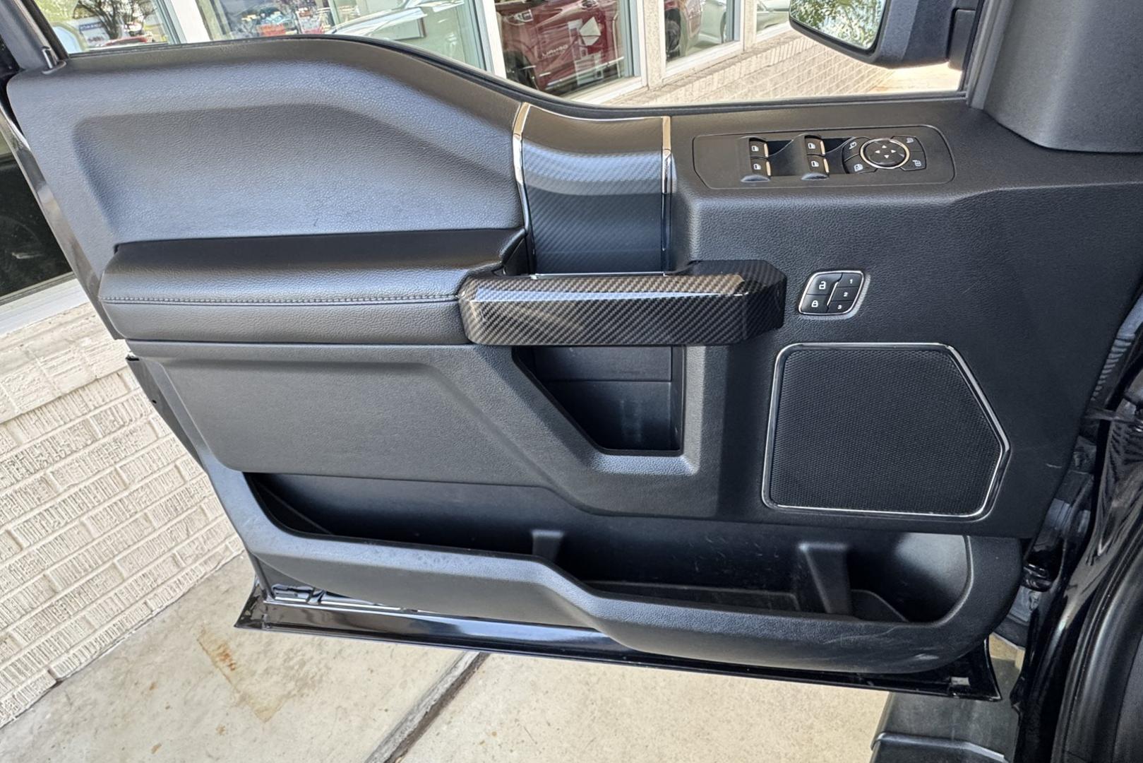 2019 Black /Black Ford F-150 Lariat (1FTEW1E57KK) with an V8 5.0 Liter engine, Automatic 10 Speed transmission, located at 2304 W. Main St., Boise, ID, 83702, (208) 342-7777, 43.622105, -116.218658 - Nicely Optioned And Ready To Go! - Photo#9