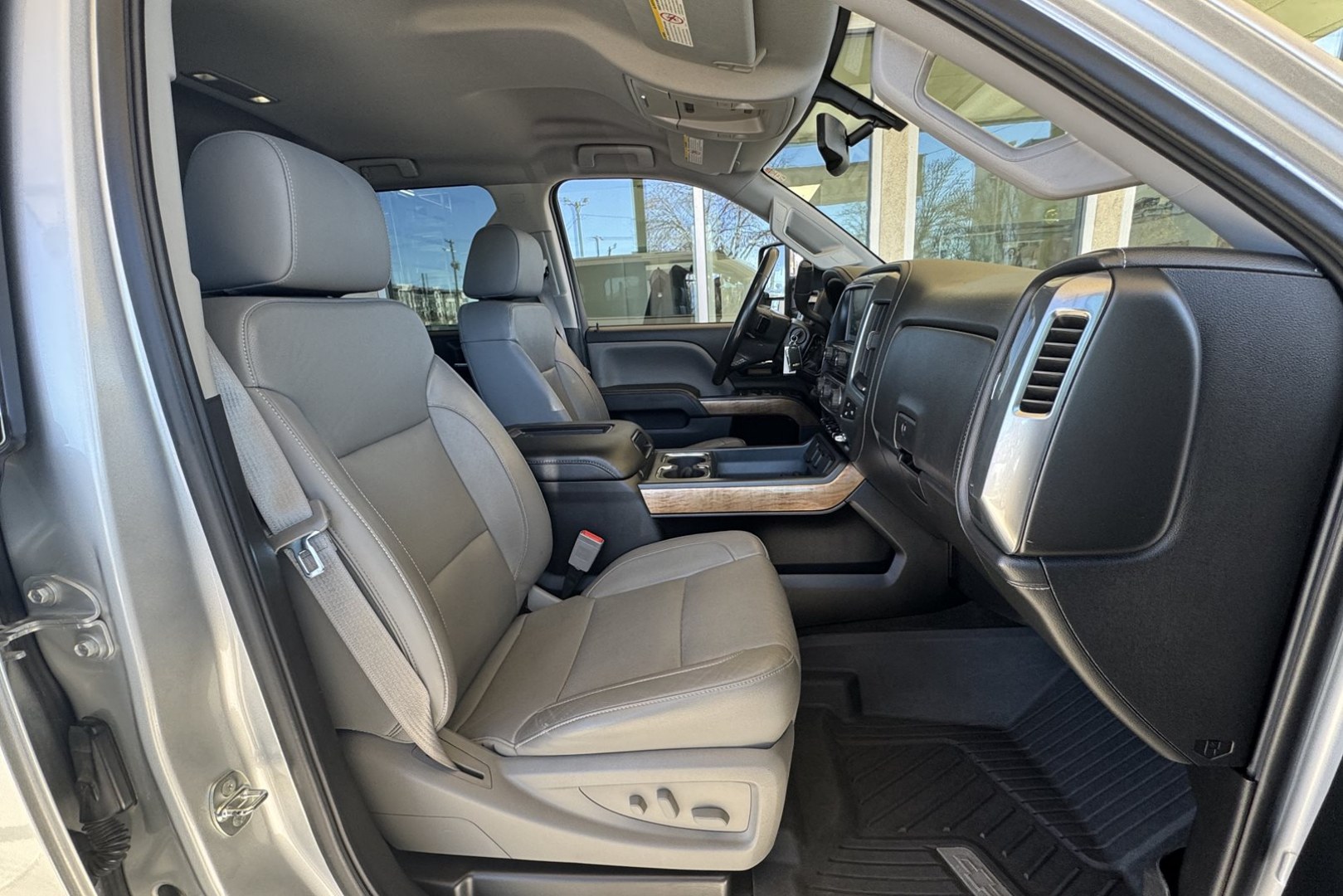 2016 Silver /Black Chevrolet Silverado 2500HD LTZ (1GC1KWE80GF) with an V8 6.6 Liter Duramax Turbo Diesel engine, Allison Automatic 6 Speed transmission, located at 2304 W. Main St., Boise, ID, 83702, (208) 342-7777, 43.622105, -116.218658 - One Owner Idaho Duramax! - Photo#16
