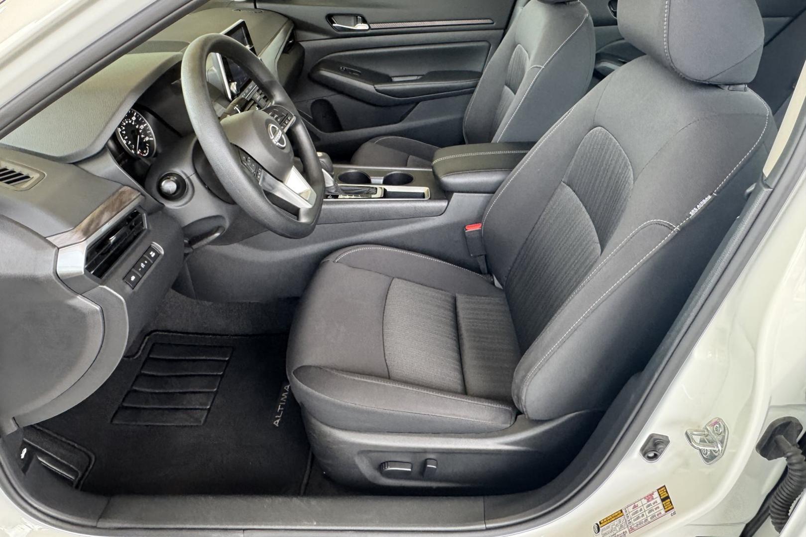 2025 White /Black Nissan Altima SV (1N4BL4DVXSN) with an 4 Cyl 2.5 Liter engine, Automatic transmission, located at 2304 W. Main St., Boise, ID, 83702, (208) 342-7777, 43.622105, -116.218658 - Remaining Factory Warranty! Loaded With Safety Features Too! - Photo#9