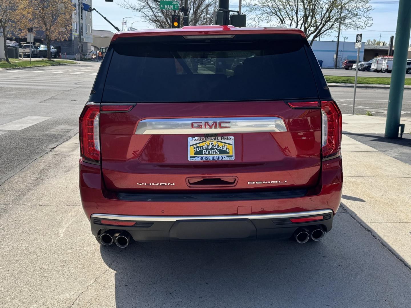 2022 Cayenne Red /Teak/Light Shale GMC Yukon Denali (1GKS2DKL4NR) with an V8 6.2 Liter engine, Automatic 10 Speed transmission, located at 2304 W. Main St., Boise, ID, 83702, (208) 342-7777, 43.622105, -116.218658 - Stunning 1 Owner, Idaho Owned Denali! - Photo#1