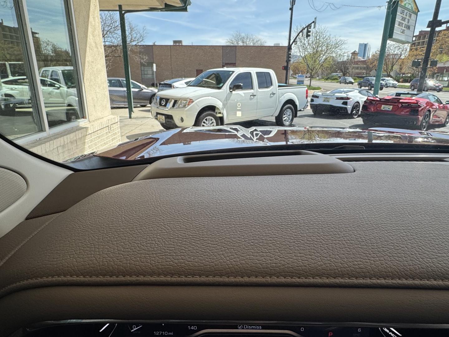2022 Cayenne Red /Teak/Light Shale GMC Yukon Denali (1GKS2DKL4NR) with an V8 6.2 Liter engine, Automatic 10 Speed transmission, located at 2304 W. Main St., Boise, ID, 83702, (208) 342-7777, 43.622105, -116.218658 - Stunning 1 Owner, Idaho Owned Denali! - Photo#9