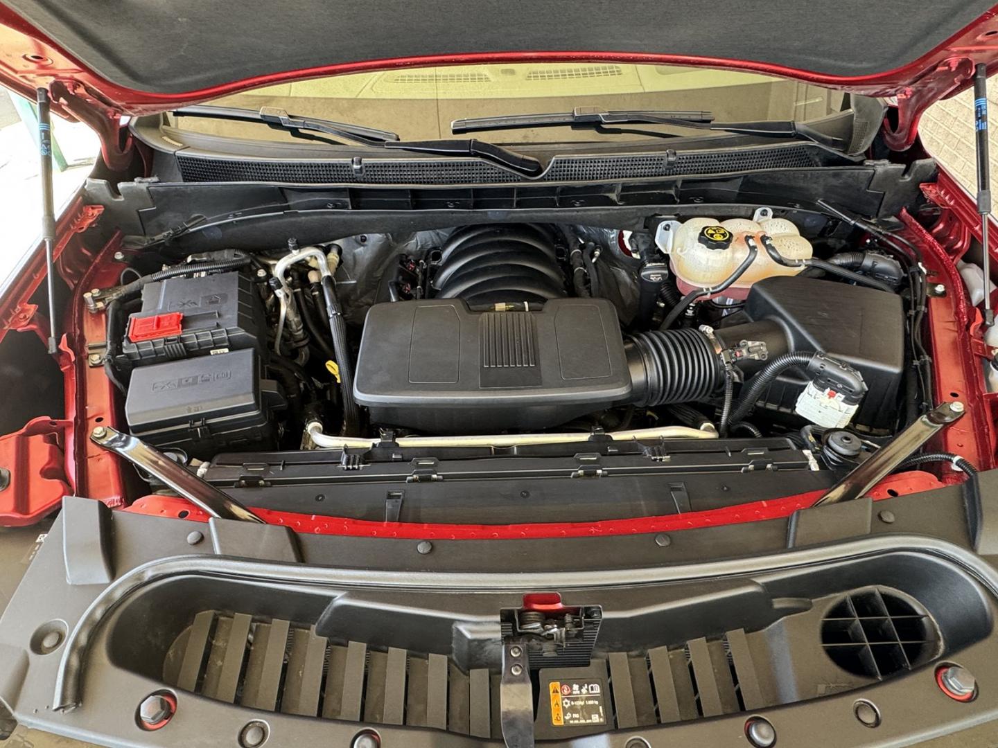 2022 Cayenne Red /Teak/Light Shale GMC Yukon Denali (1GKS2DKL4NR) with an V8 6.2 Liter engine, Automatic 10 Speed transmission, located at 2304 W. Main St., Boise, ID, 83702, (208) 342-7777, 43.622105, -116.218658 - Stunning 1 Owner, Idaho Owned Denali! - Photo#26