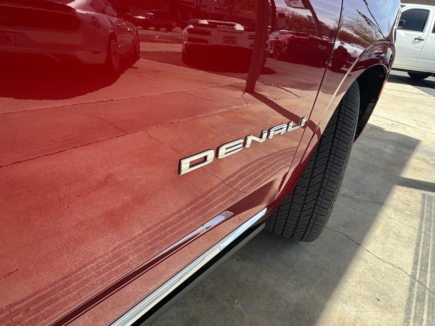 2022 Cayenne Red /Teak/Light Shale GMC Yukon Denali (1GKS2DKL4NR) with an V8 6.2 Liter engine, Automatic 10 Speed transmission, located at 2304 W. Main St., Boise, ID, 83702, (208) 342-7777, 43.622105, -116.218658 - Stunning 1 Owner, Idaho Owned Denali! - Photo#27