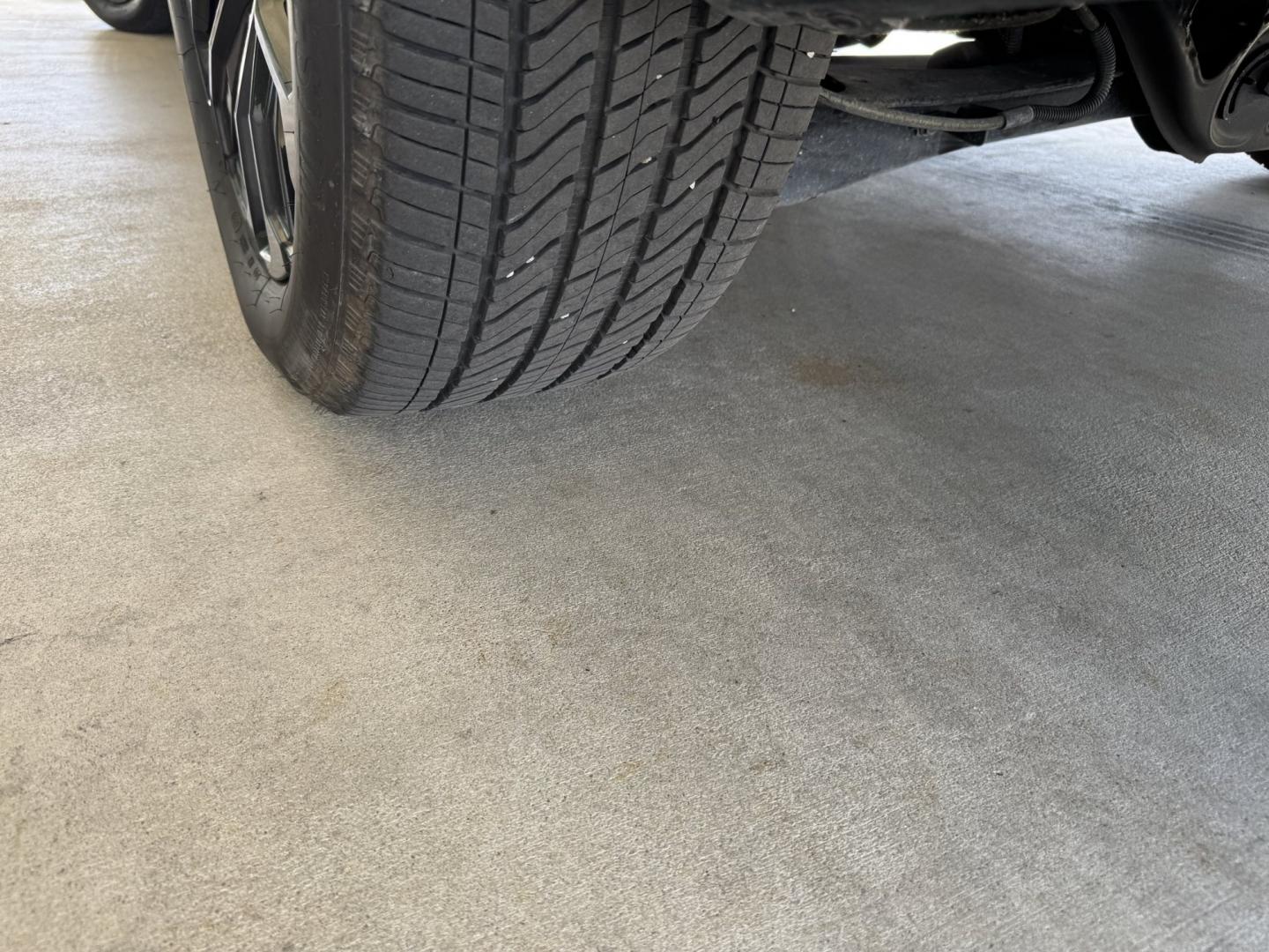 2022 Cayenne Red /Teak/Light Shale GMC Yukon Denali (1GKS2DKL4NR) with an V8 6.2 Liter engine, Automatic 10 Speed transmission, located at 2304 W. Main St., Boise, ID, 83702, (208) 342-7777, 43.622105, -116.218658 - Stunning 1 Owner, Idaho Owned Denali! - Photo#33