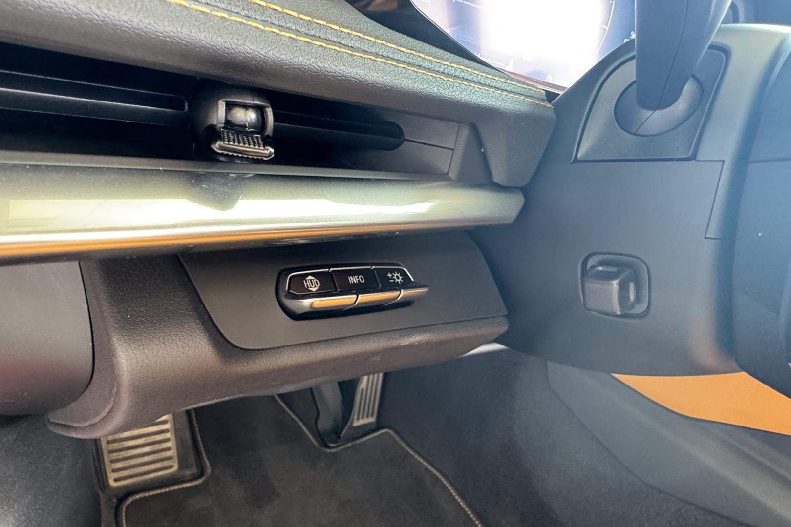 2021 Red Mist Metallic /Natural Dipped Chevrolet Corvette Stingray 2LT (1G1YB3D49M5) with an V8 6.2 Liter engine, Automatic 8 Speed transmission, located at 2304 W. Main St., Boise, ID, 83702, (208) 342-7777, 43.622105, -116.218658 - Stunning Red Mist Metallic Stingray Convertible! - Photo#16