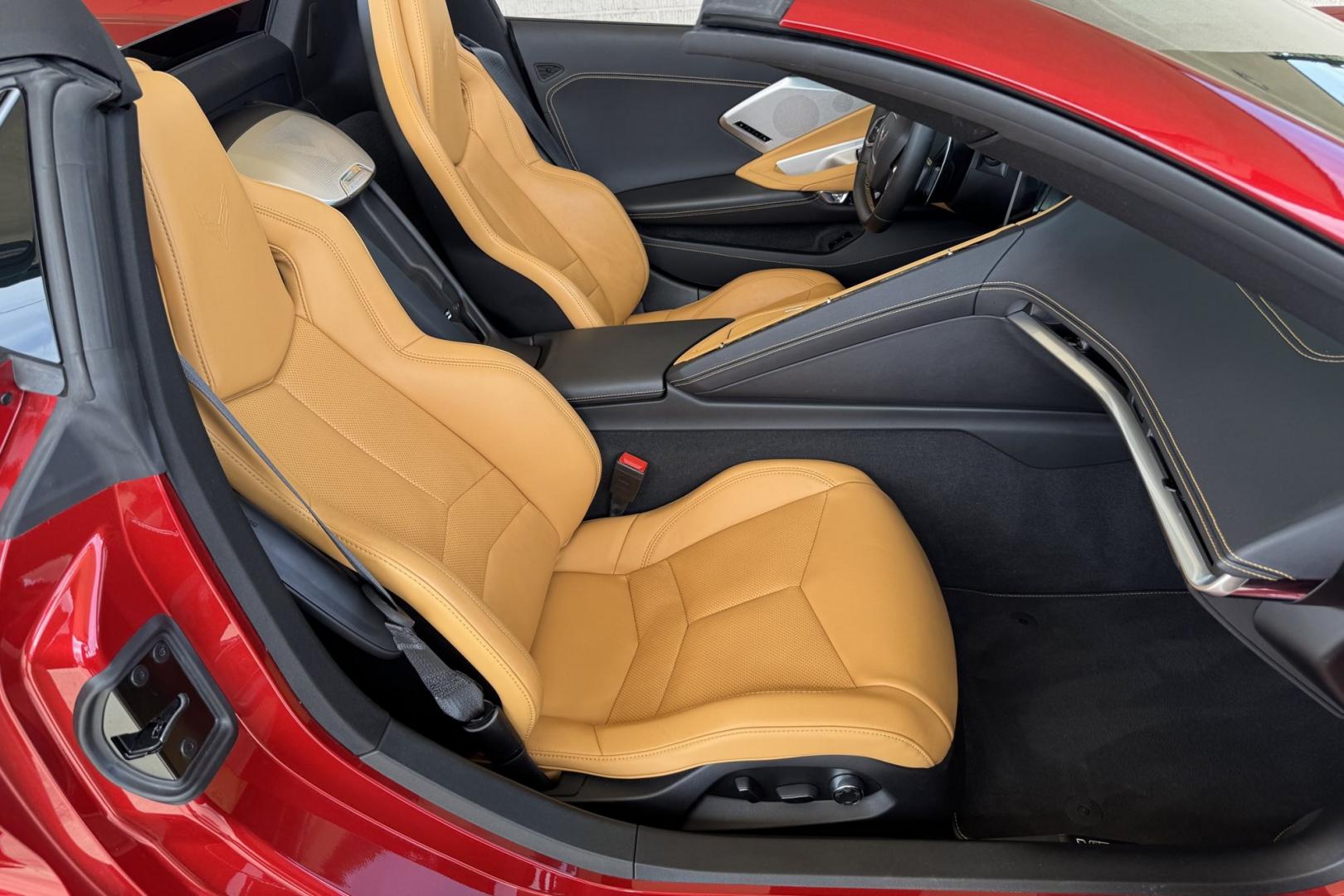 2021 Red Mist Metallic /Natural Dipped Chevrolet Corvette Stingray 2LT (1G1YB3D49M5) with an V8 6.2 Liter engine, Automatic 8 Speed transmission, located at 2304 W. Main St., Boise, ID, 83702, (208) 342-7777, 43.622105, -116.218658 - Stunning Red Mist Metallic Stingray Convertible! - Photo#19