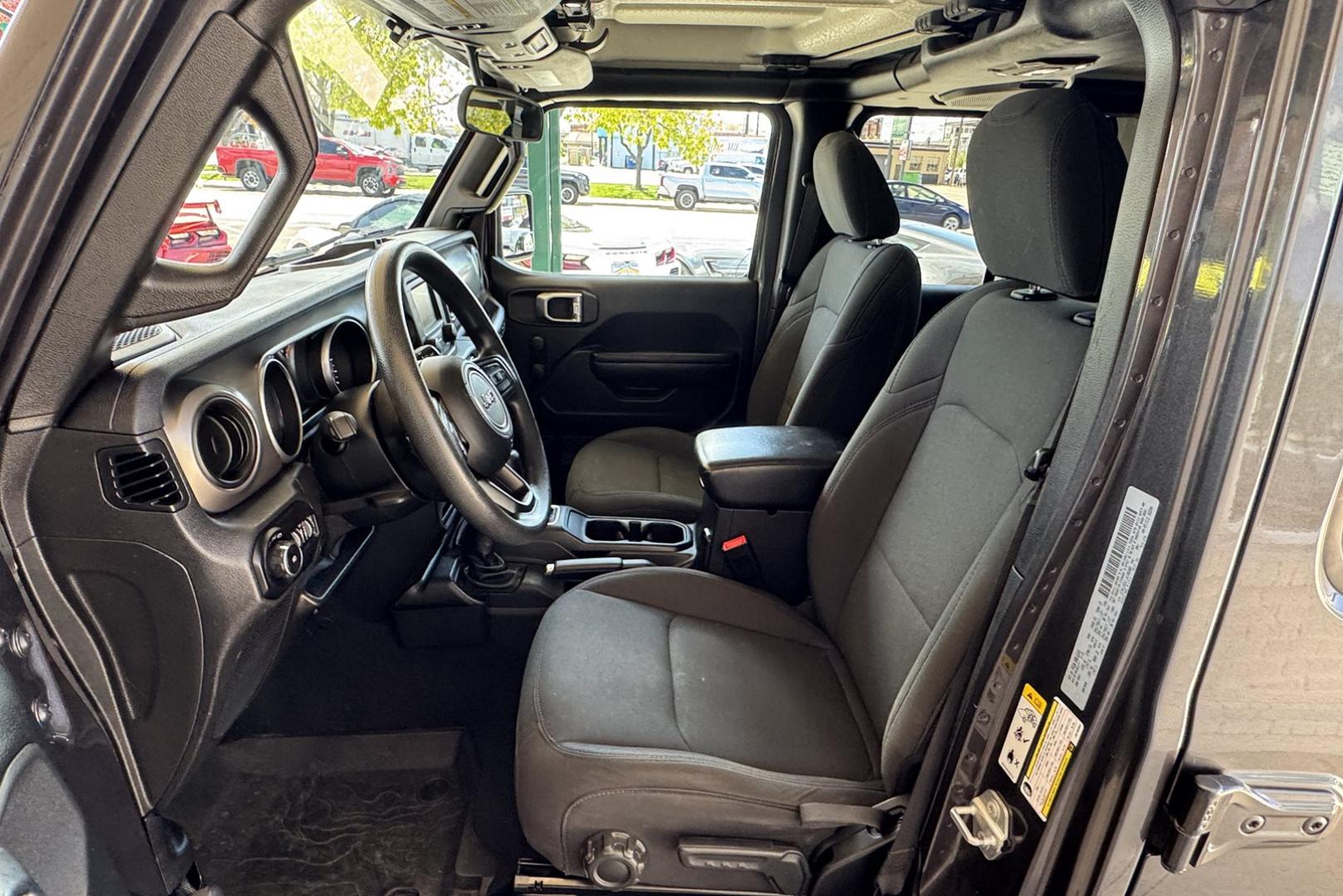 2018 Gray /Black Jeep Wrangler Unlimited Sport (1C4HJXDG1JW) with an V6 3.6 Liter engine, Automatic 8 Speed transmission, located at 2304 W. Main St., Boise, ID, 83702, (208) 342-7777, 43.622105, -116.218658 - Removable Hard Top! - Photo#8