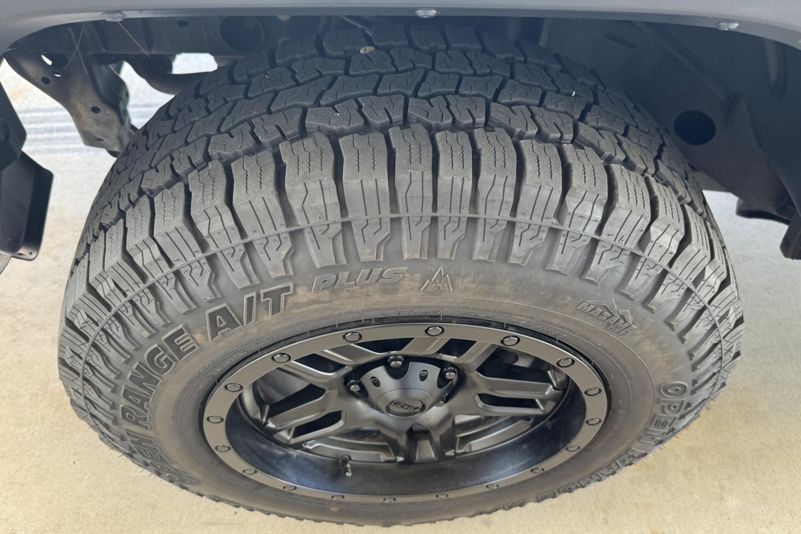 2018 Gray /Black Jeep Wrangler Unlimited Sport (1C4HJXDG1JW) with an V6 3.6 Liter engine, Automatic 8 Speed transmission, located at 2304 W. Main St., Boise, ID, 83702, (208) 342-7777, 43.622105, -116.218658 - Removable Hard Top! - Photo#12